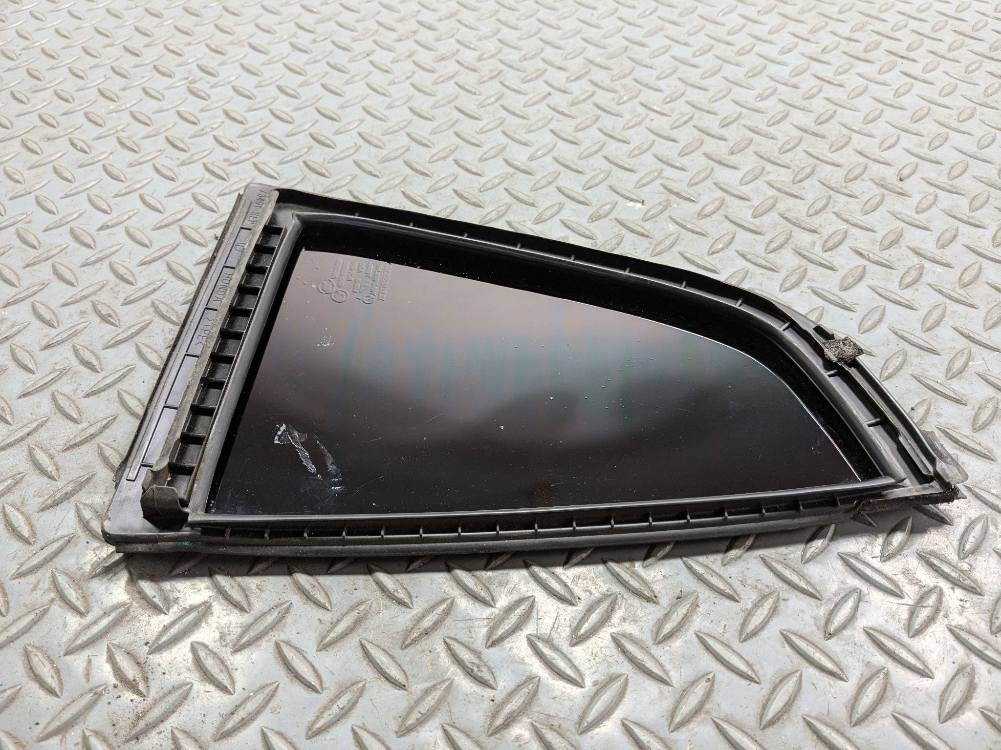 2004 - 2006 ACURA TL OEM QUARTER WINDOW GLASS REAR LEFT DRIVER SIDE