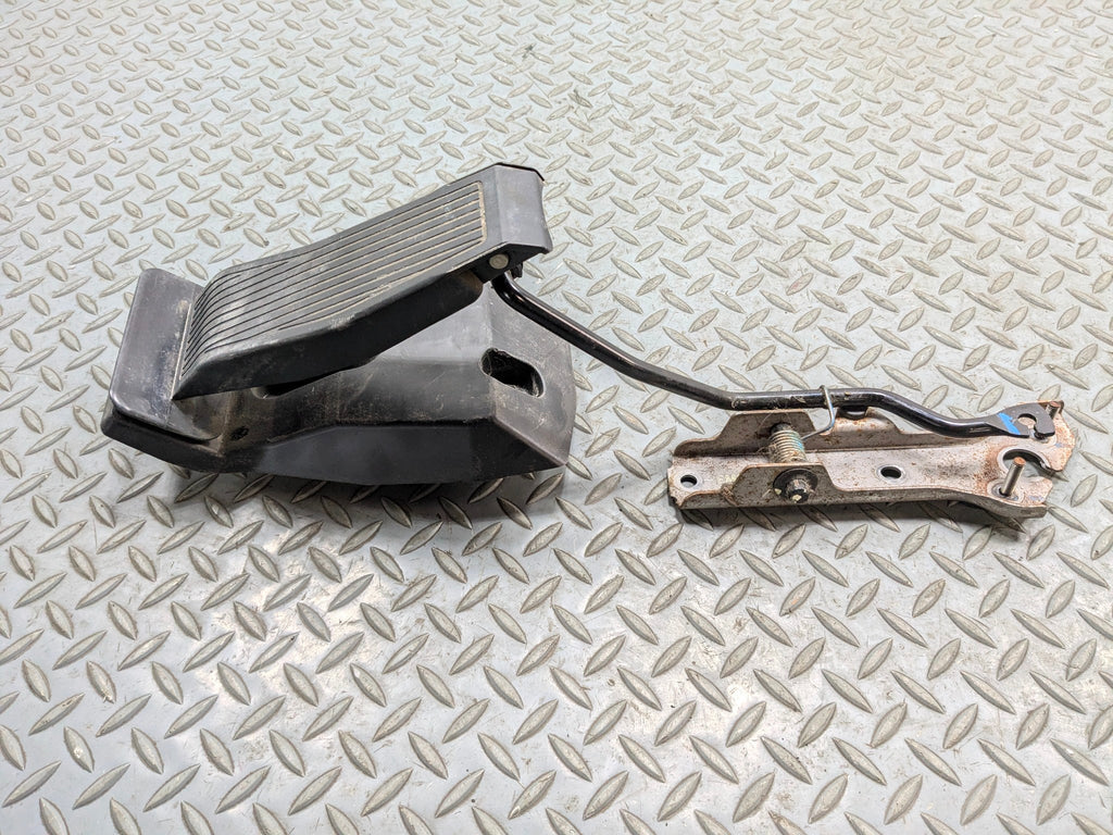 2004 - 2006 ACURA TL OEM GAS ACCELERATION THROTTLE PEDAL WITH BRACKET ASSEMBLY