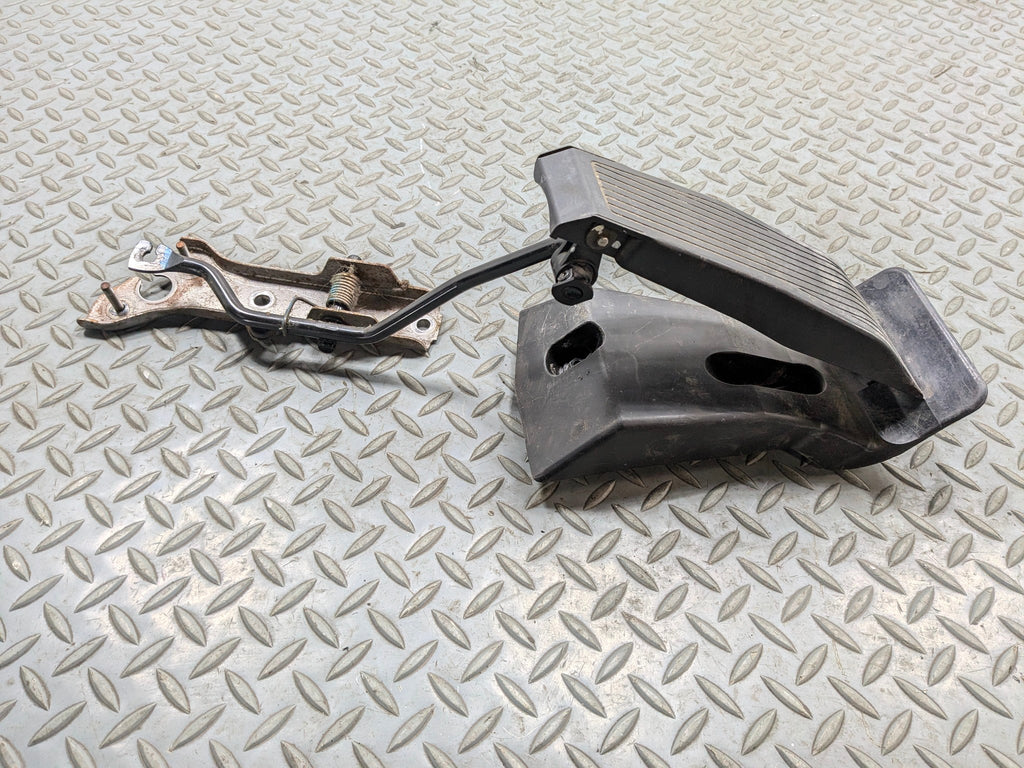 2004 - 2006 ACURA TL OEM GAS ACCELERATION THROTTLE PEDAL WITH BRACKET ASSEMBLY