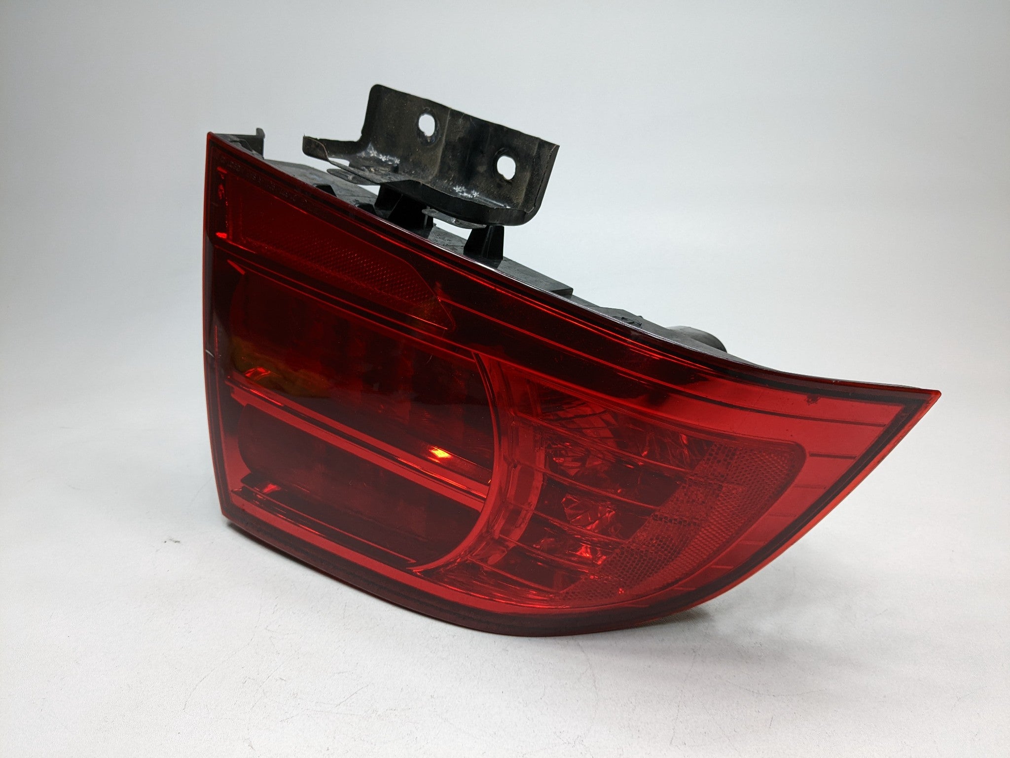 2004 - 2006 ACURA TL OUTER TAIL LIGHT ASSEMBLY LEFT DRIVER SIDE