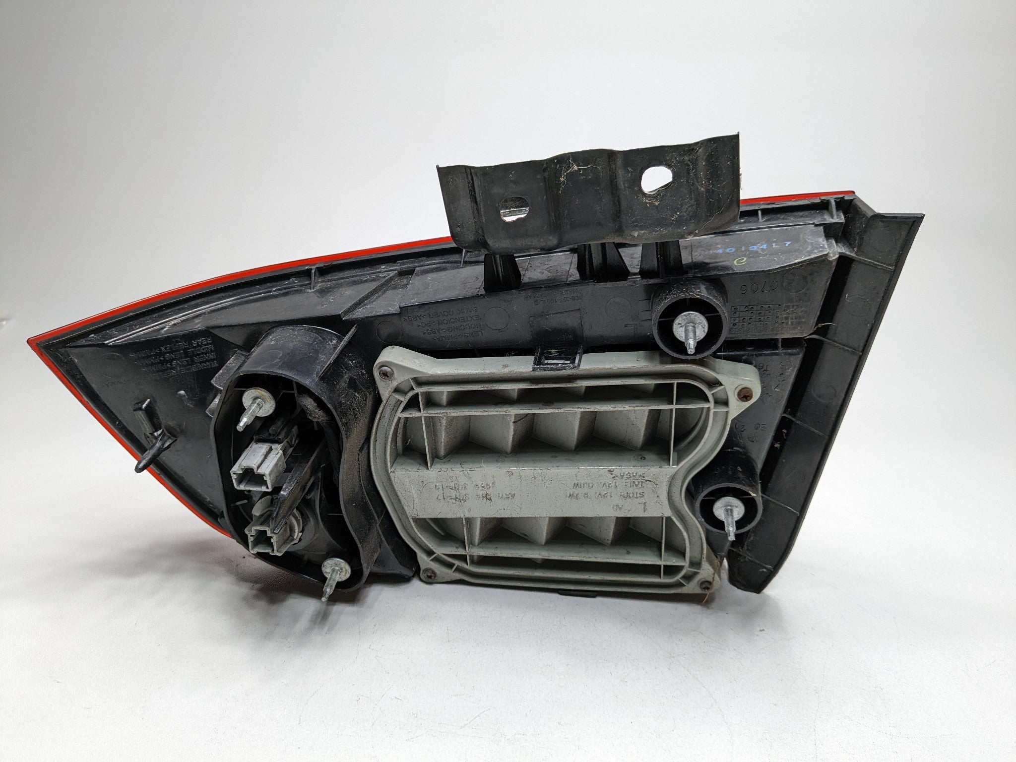 2004 - 2006 ACURA TL OUTER TAIL LIGHT ASSEMBLY LEFT DRIVER SIDE