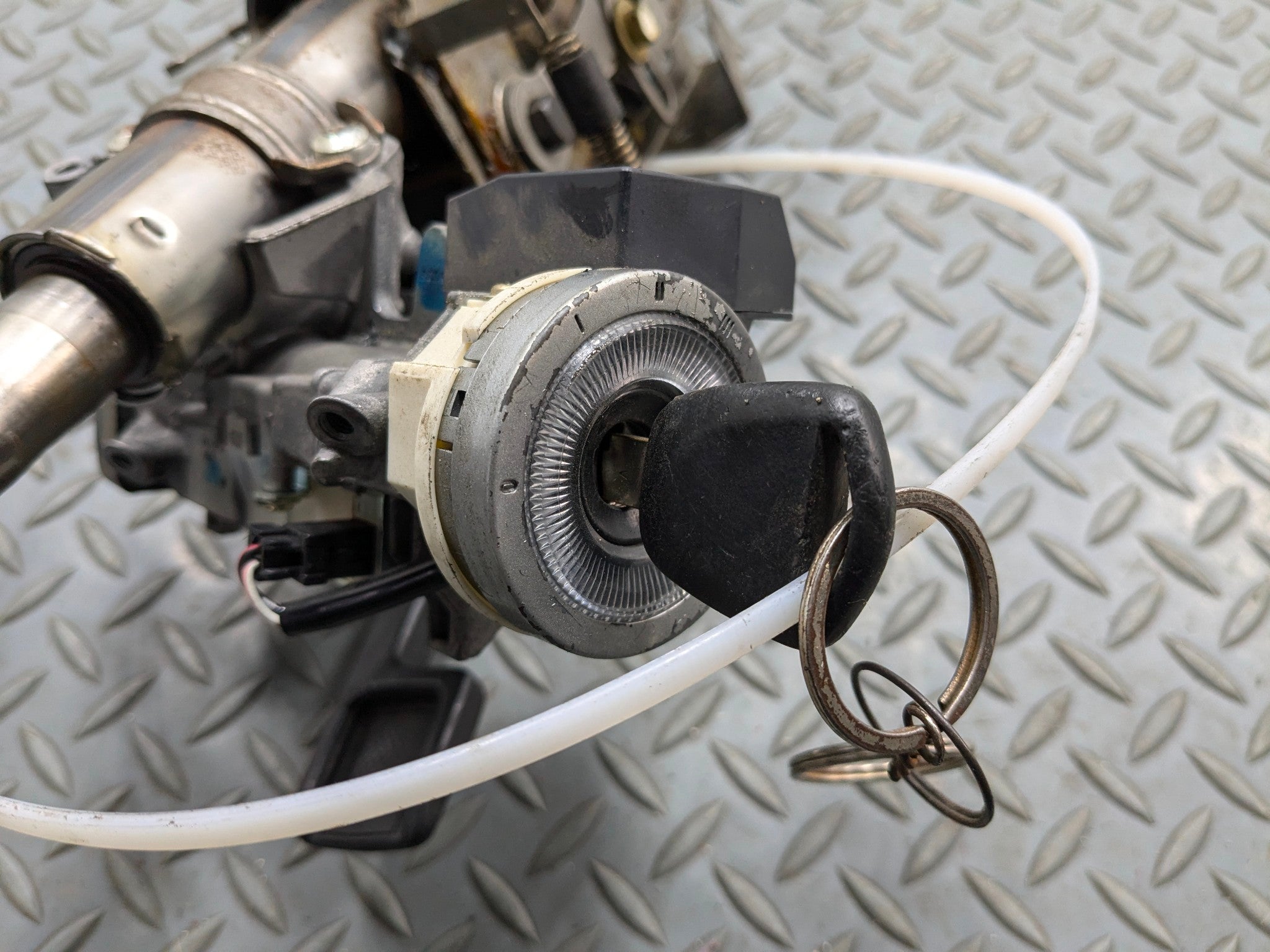 04 - 06 ACURA TL OEM STEERING COLUMN WITH IMMOBILIZER IGNITION SWITCH AND KEY