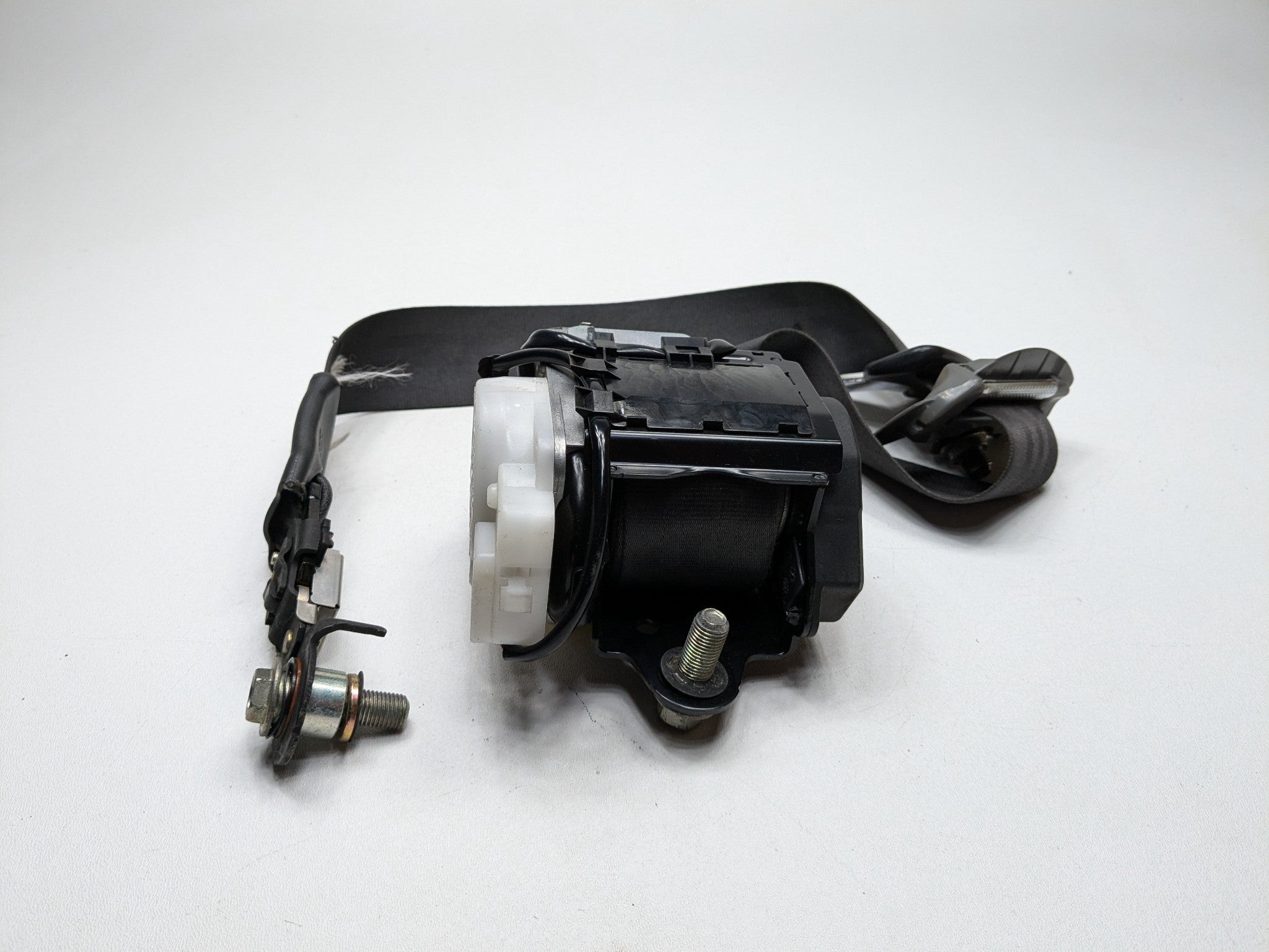 2004 - 2006 ACURA TL OEM SEAT BELT RETRACTOR FRONT RIGHT PASSENGER SIDE