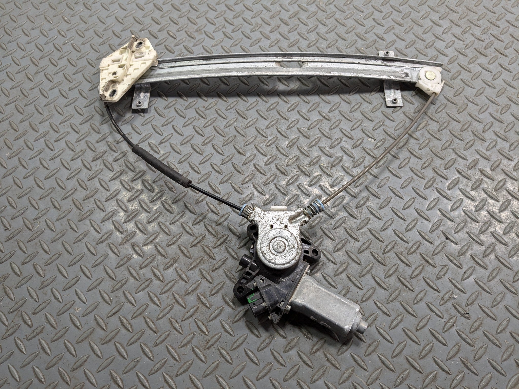 2004 - 2006 ACURA TL OEM POWER WINDOW MOTOR REGULATOR FRONT RIGHT SIDE ASSEMBLY