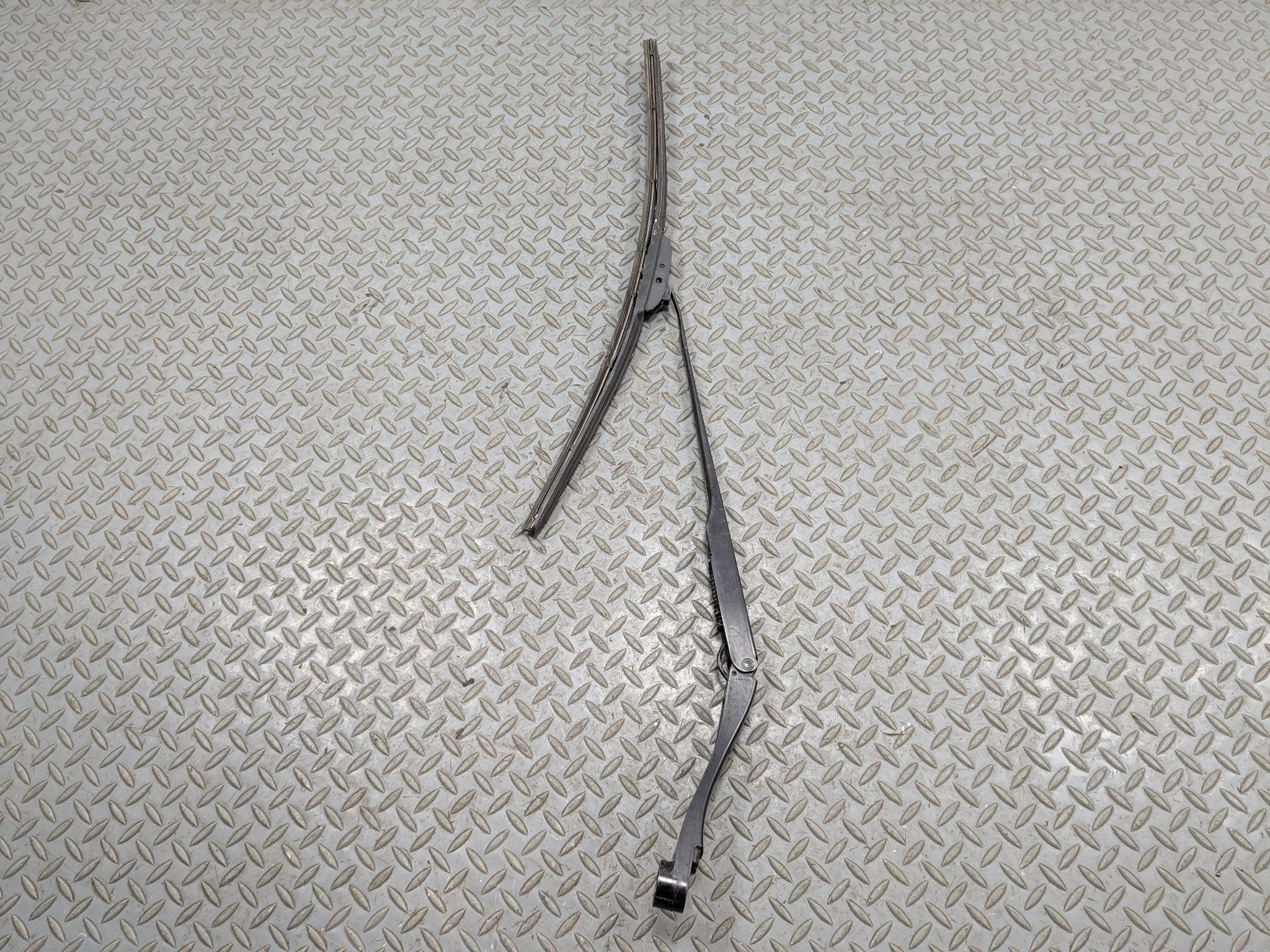 2004 - 2006 ACURA TL OEM WINDSHIELD WIPER ARM WITH BLADE FRONT LEFT DRIVER SIDE