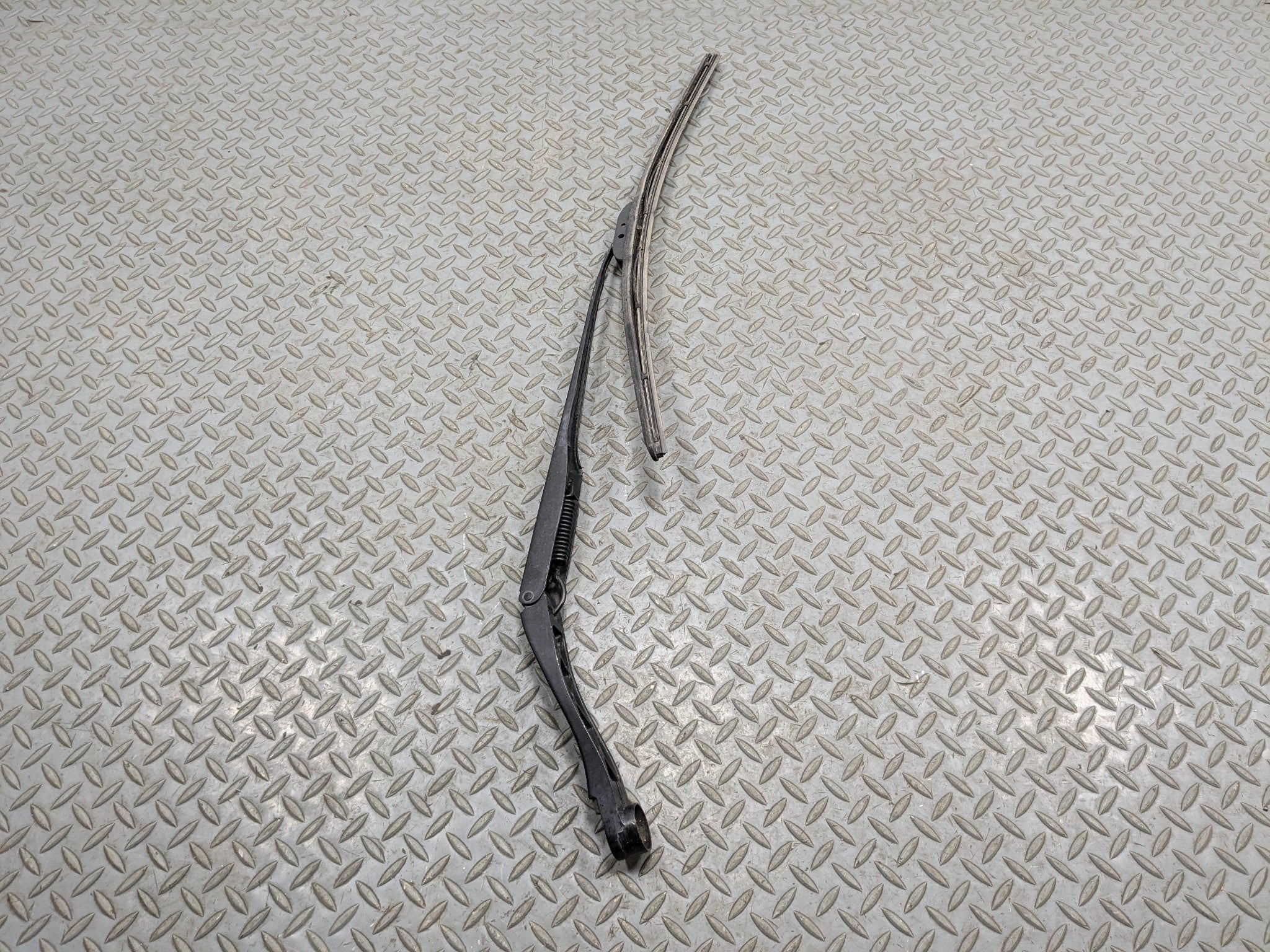 2004 - 2006 ACURA TL OEM WINDSHIELD WIPER ARM WITH BLADE FRONT LEFT DRIVER SIDE