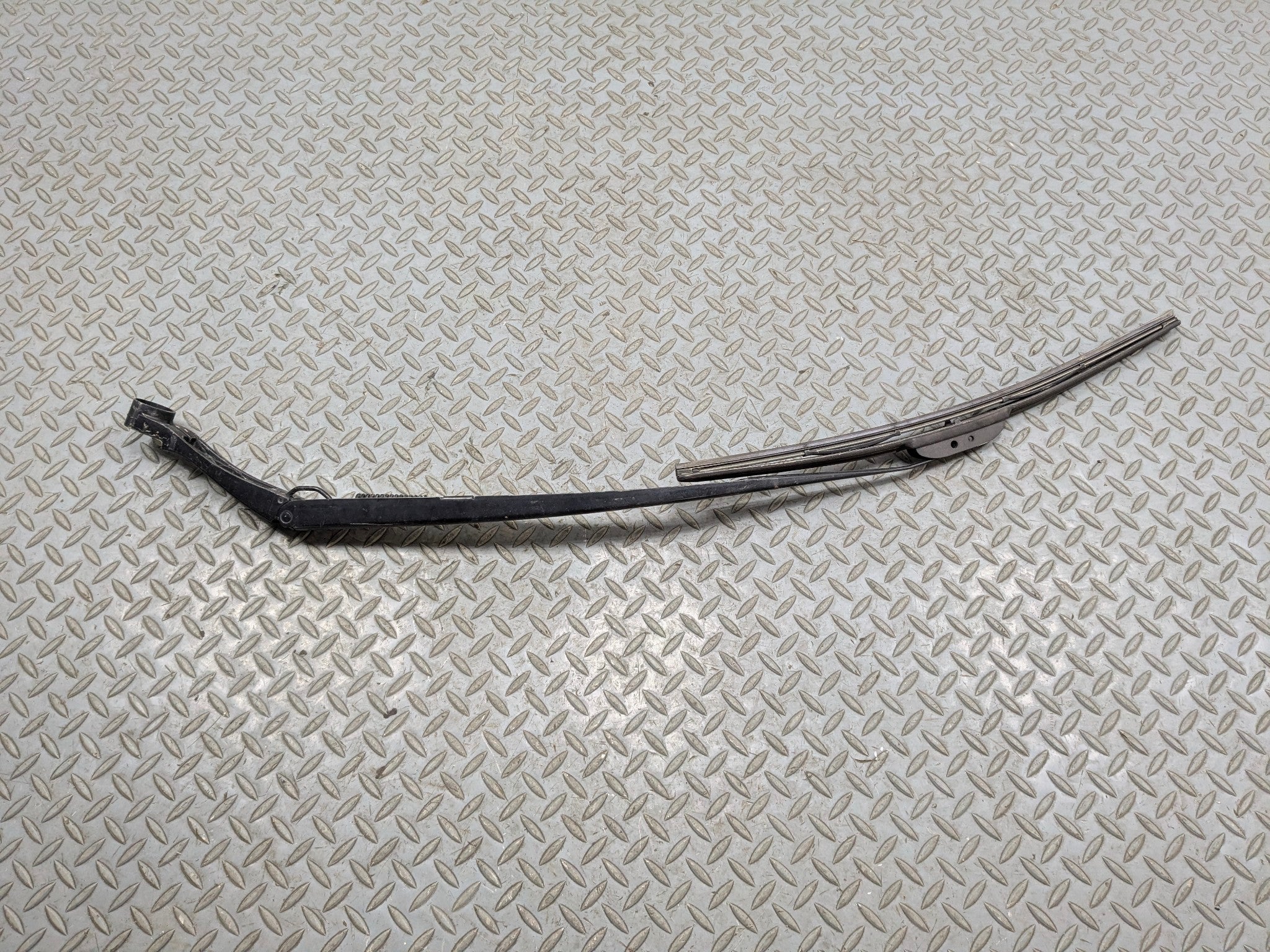 04 - 06 ACURA TL OEM WINDSHIELD WIPER ARM WITH BLADE FRONT RIGHT PASSENGER SIDE