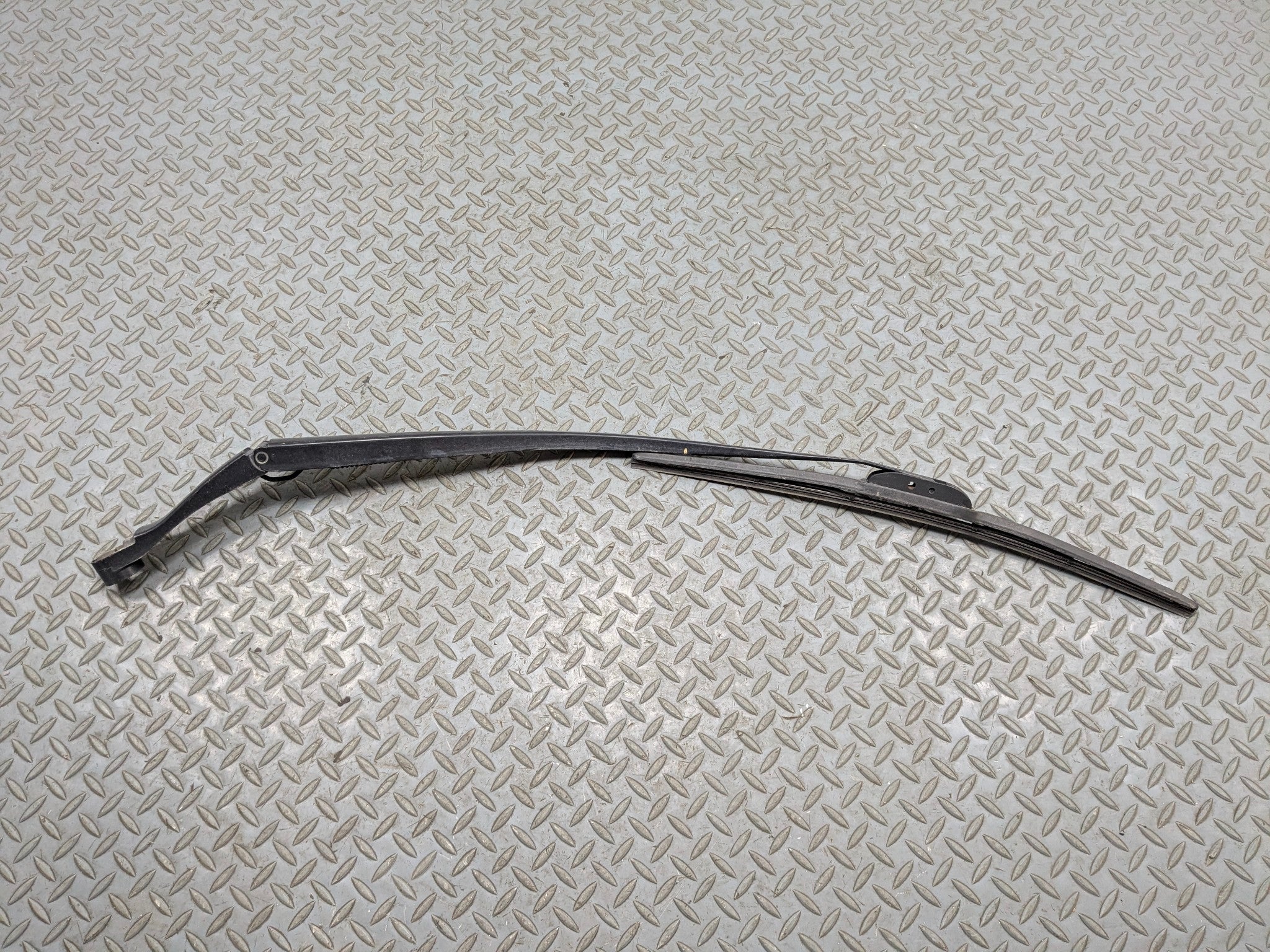 04 - 06 ACURA TL OEM WINDSHIELD WIPER ARM WITH BLADE FRONT RIGHT PASSENGER SIDE