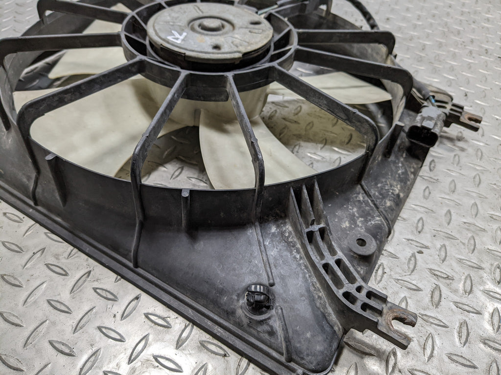 04 - 06 ACURA TL OEM ELECTRIC COOLING MOTOR FAN WITH SHROUD RIGHT PASSENGER SIDE