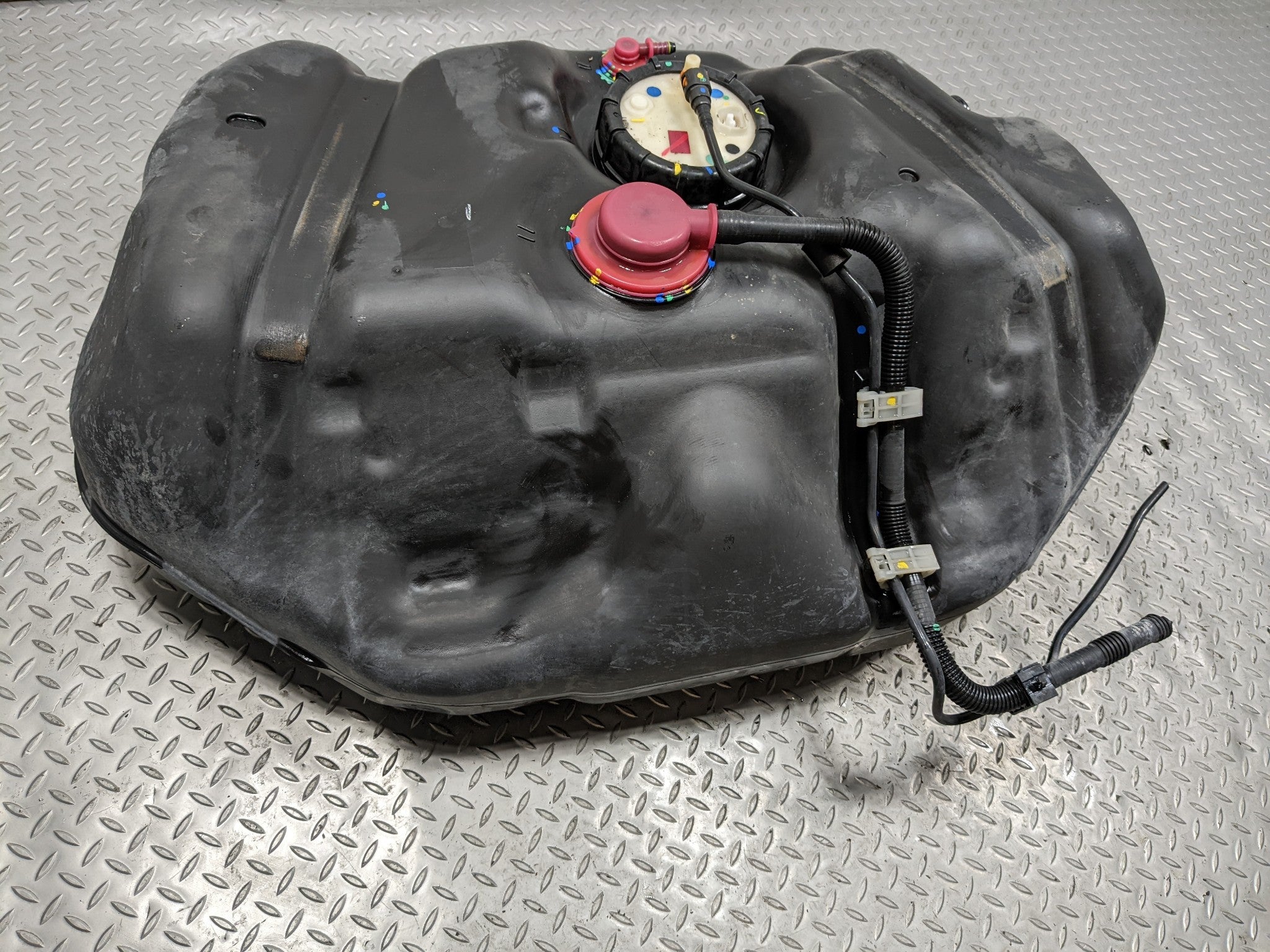 2004 - 2006 ACURA TL OEM GAS FUEL TANK RESERVIOR ASSEMBLY