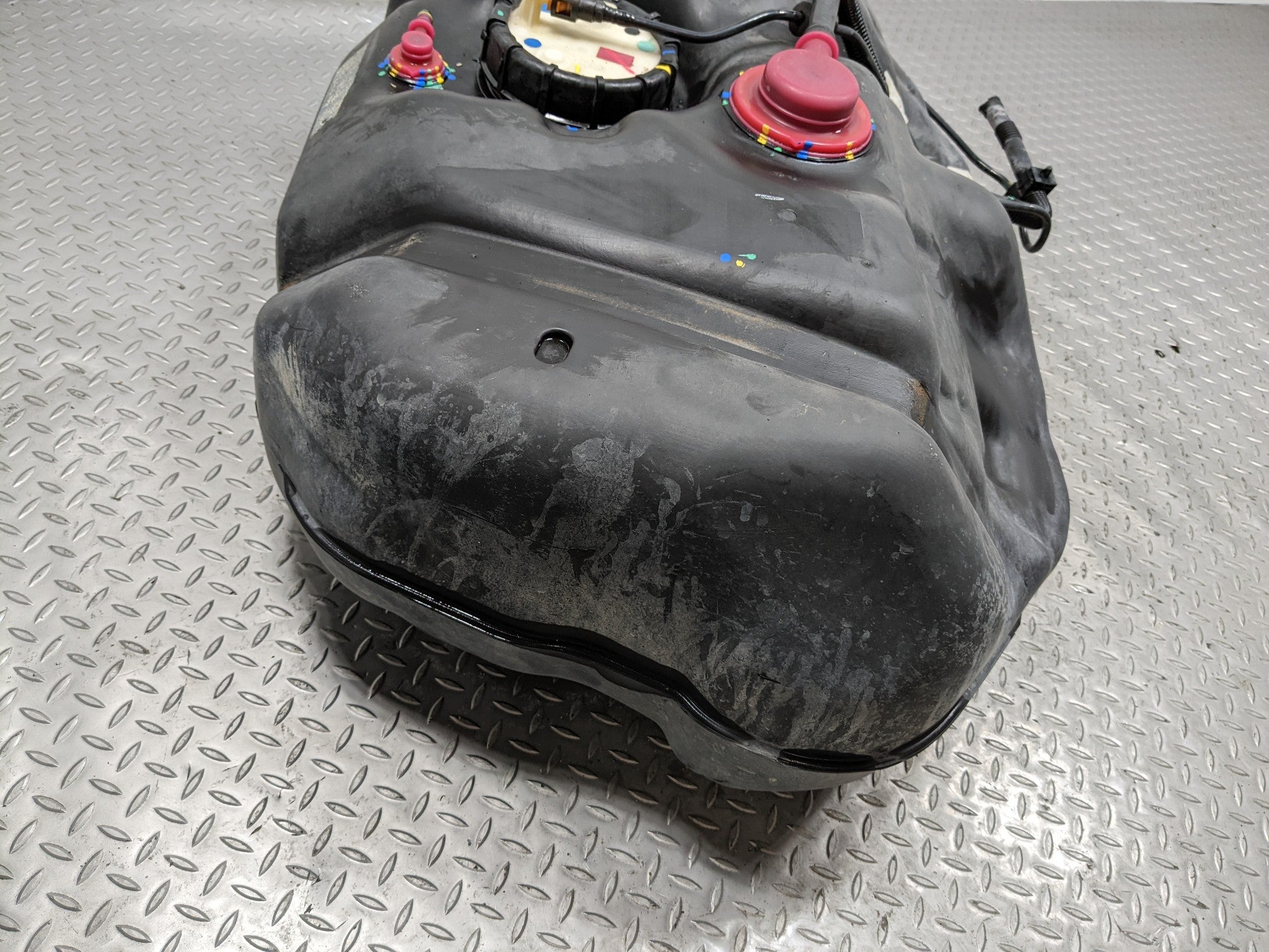 2004 - 2006 ACURA TL OEM GAS FUEL TANK RESERVIOR ASSEMBLY
