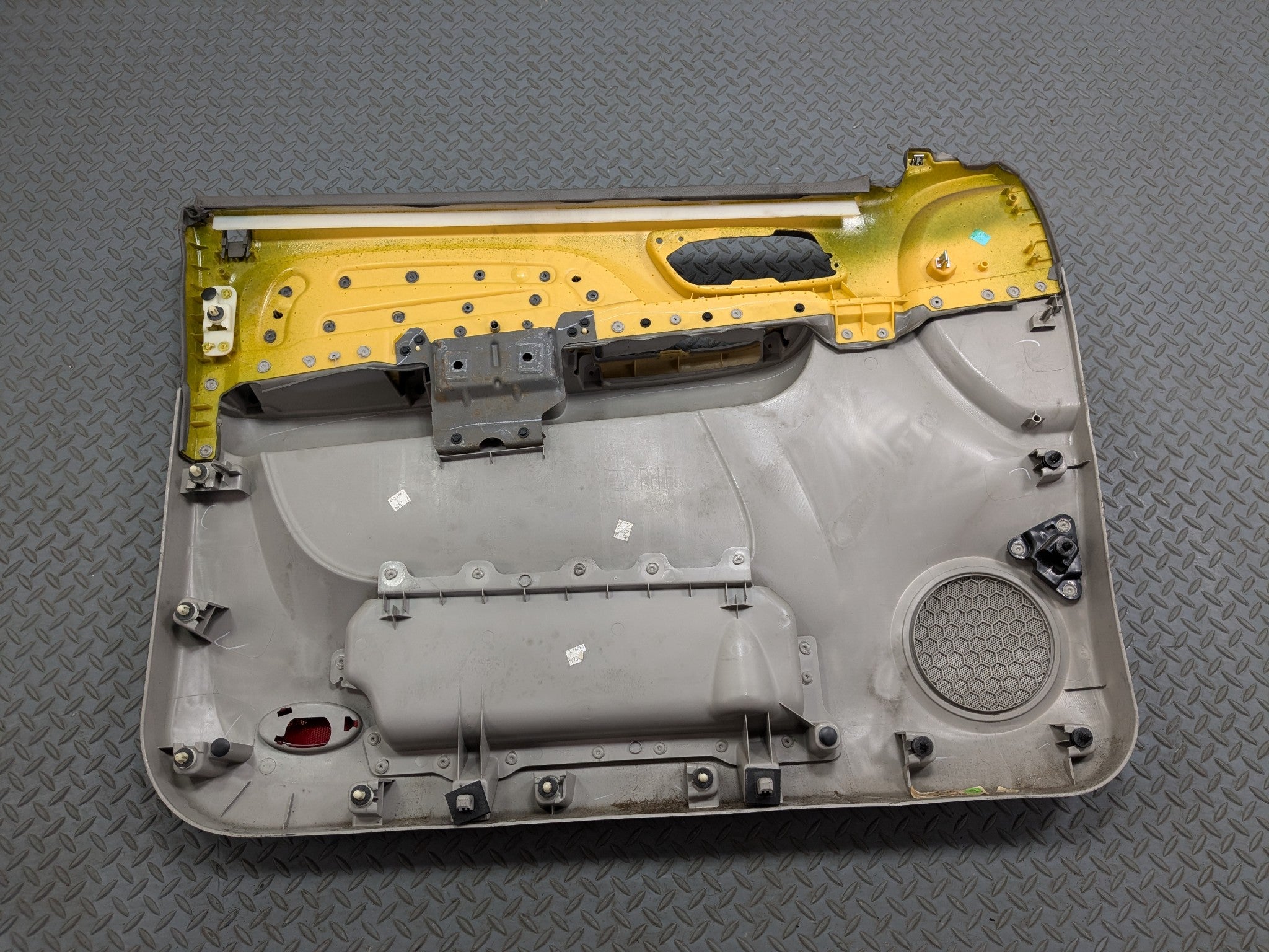 07 - 09 CHEVROLET TAHOE OEM INTERIOR DOOR TRIM PANEL FRONT RIGHT PASSENGER SIDE