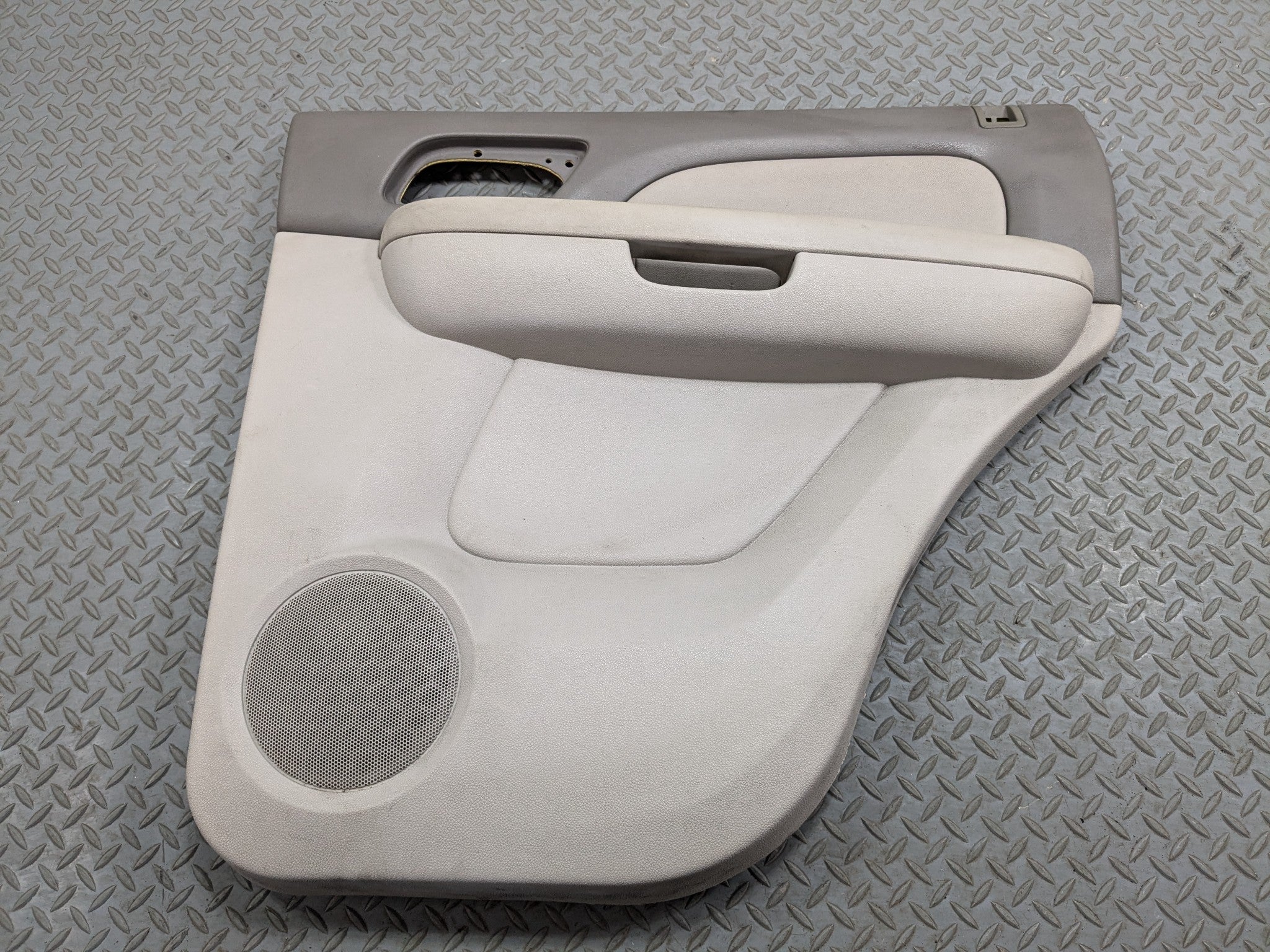 07 - 09 CHEVROLET TAHOE OEM INTERIOR DOOR TRIM PANEL REAR RIGHT PASSENGER SIDE