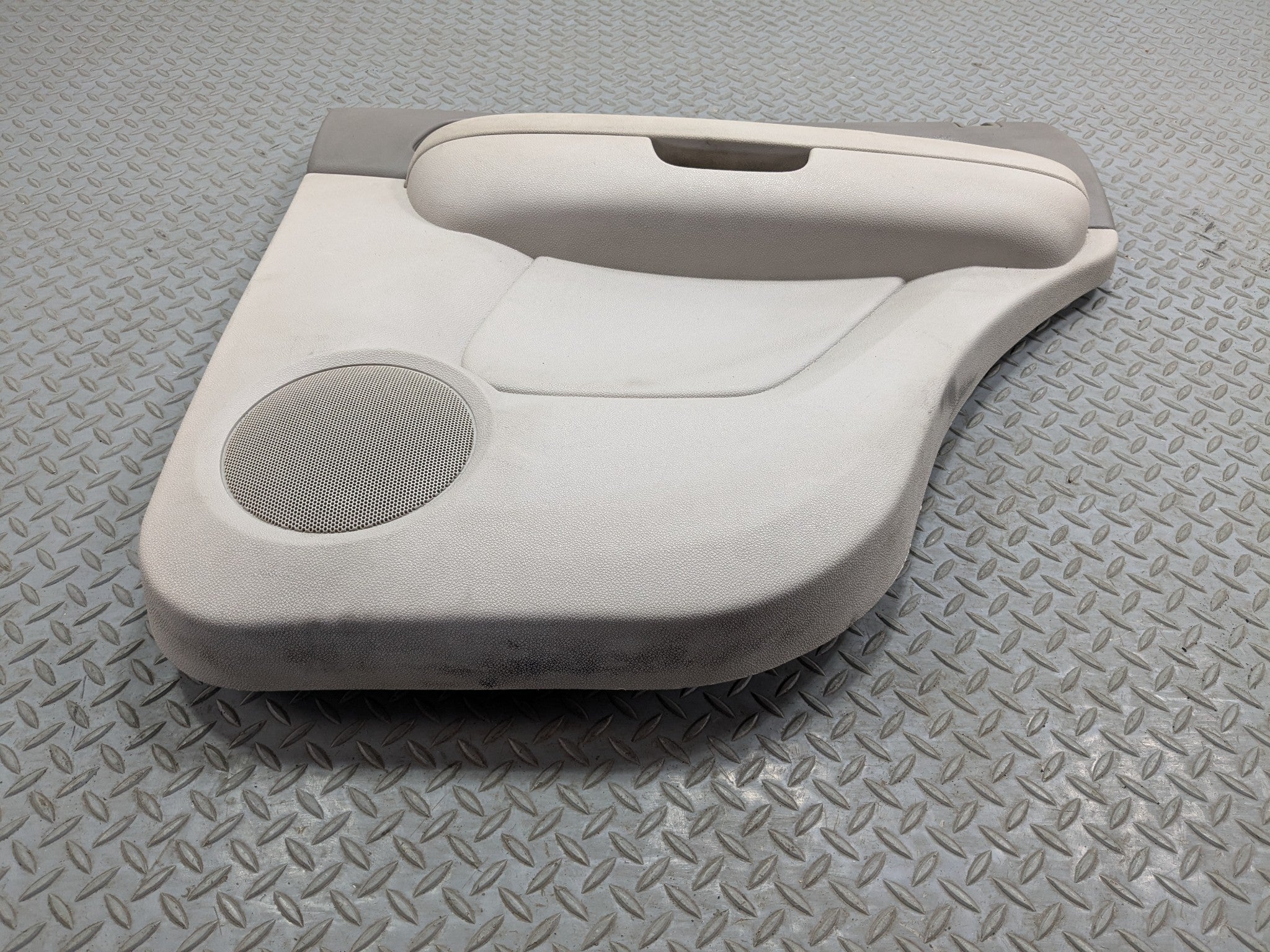 07 - 09 CHEVROLET TAHOE OEM INTERIOR DOOR TRIM PANEL REAR RIGHT PASSENGER SIDE