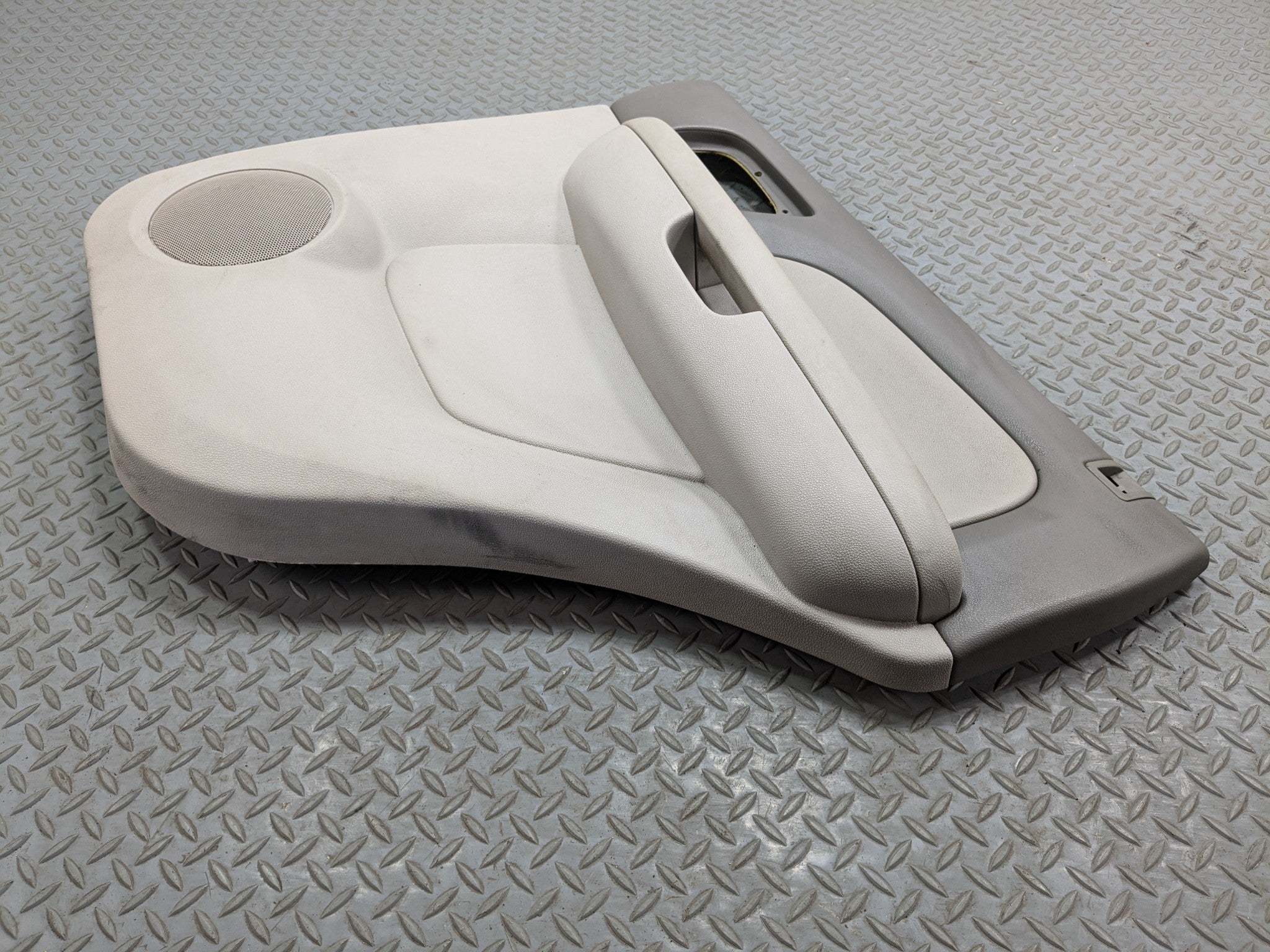 07 - 09 CHEVROLET TAHOE OEM INTERIOR DOOR TRIM PANEL REAR RIGHT PASSENGER SIDE