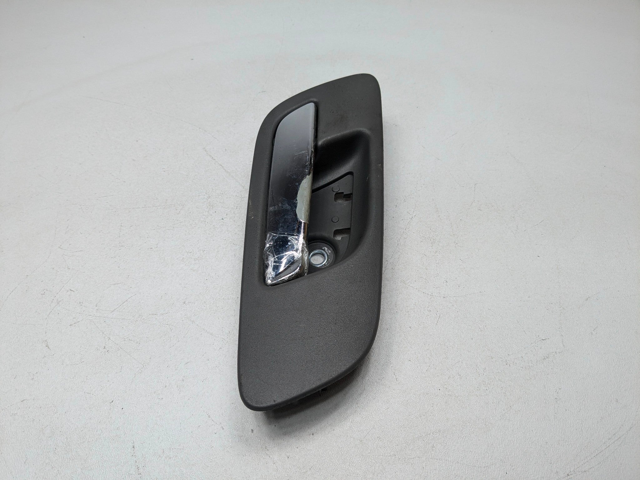 07 - 09 CHEVROLET TAHOE OEM INTERIOR DOOR RELEASE HANDLE FRONT LEFT DRIVER SIDE