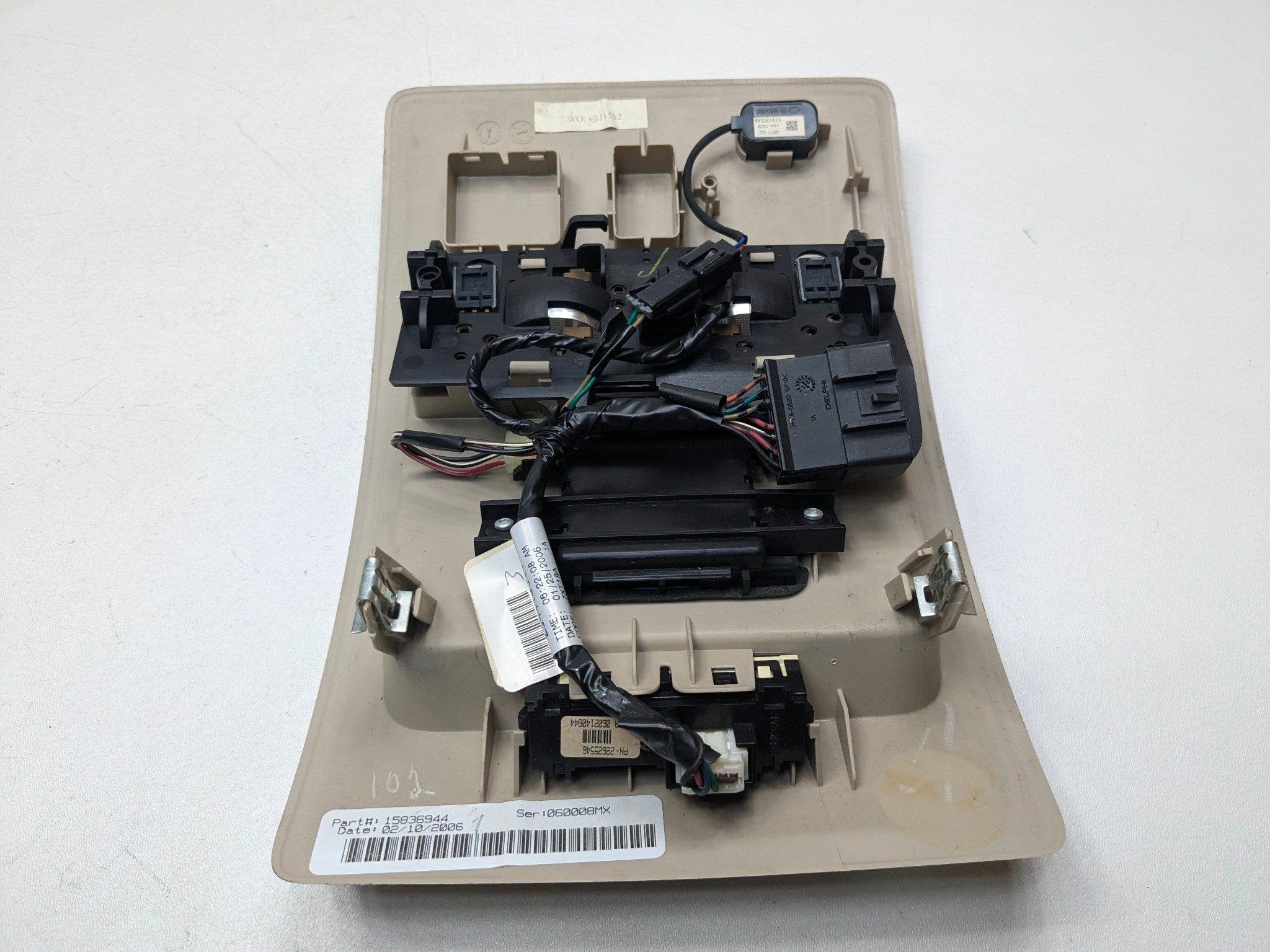 07 - 09 CHEVROLET TAHOE OEM INTERIOR LIGHT ASSEMBLY FRONT OVERHEAD UPPER ROOF