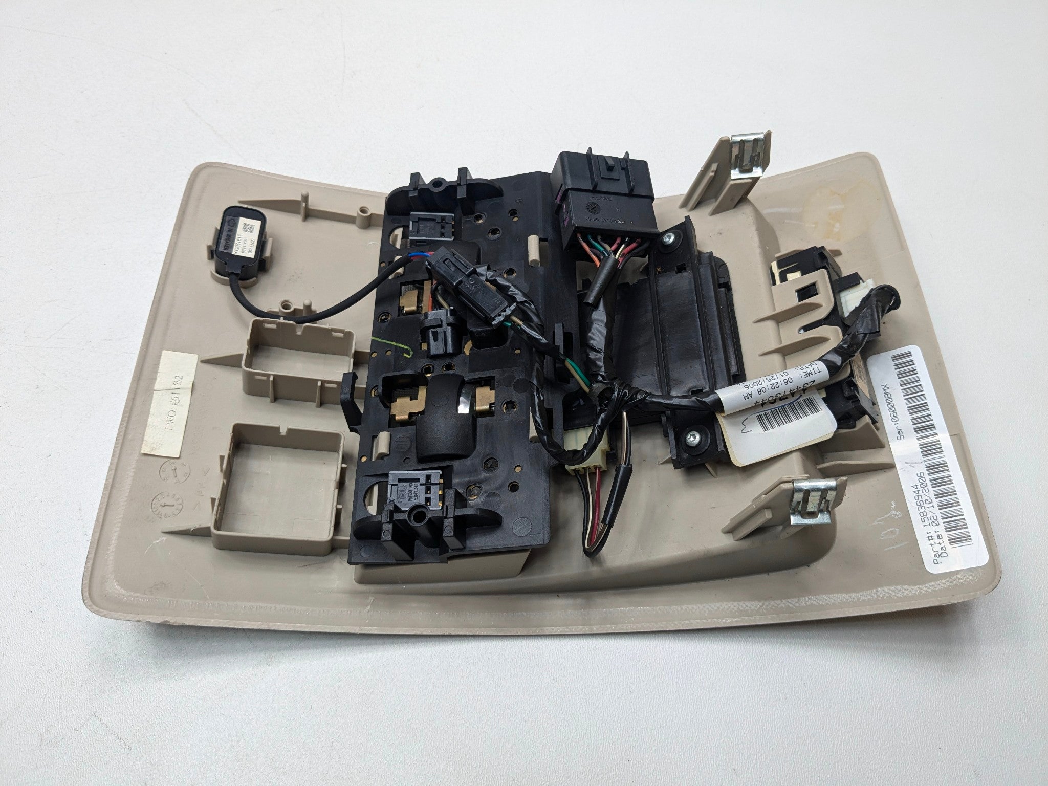 07 - 09 CHEVROLET TAHOE OEM INTERIOR LIGHT ASSEMBLY FRONT OVERHEAD UPPER ROOF