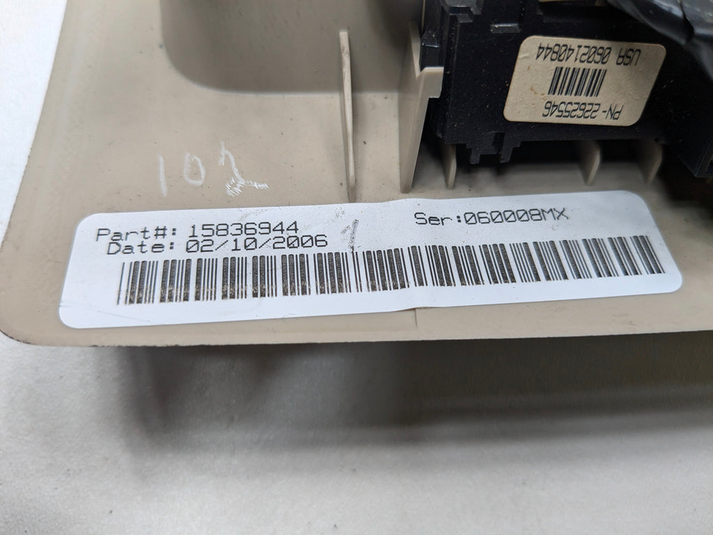 07 - 09 CHEVROLET TAHOE OEM INTERIOR LIGHT ASSEMBLY FRONT OVERHEAD UPPER ROOF