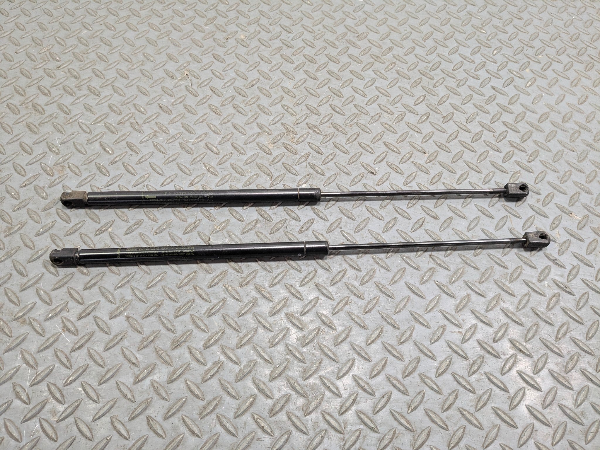 07 - 09 CHEVROLET TAHOE OEM HATCH SUPPORT STRUTS SET ASSEMBLY REAR UPPER