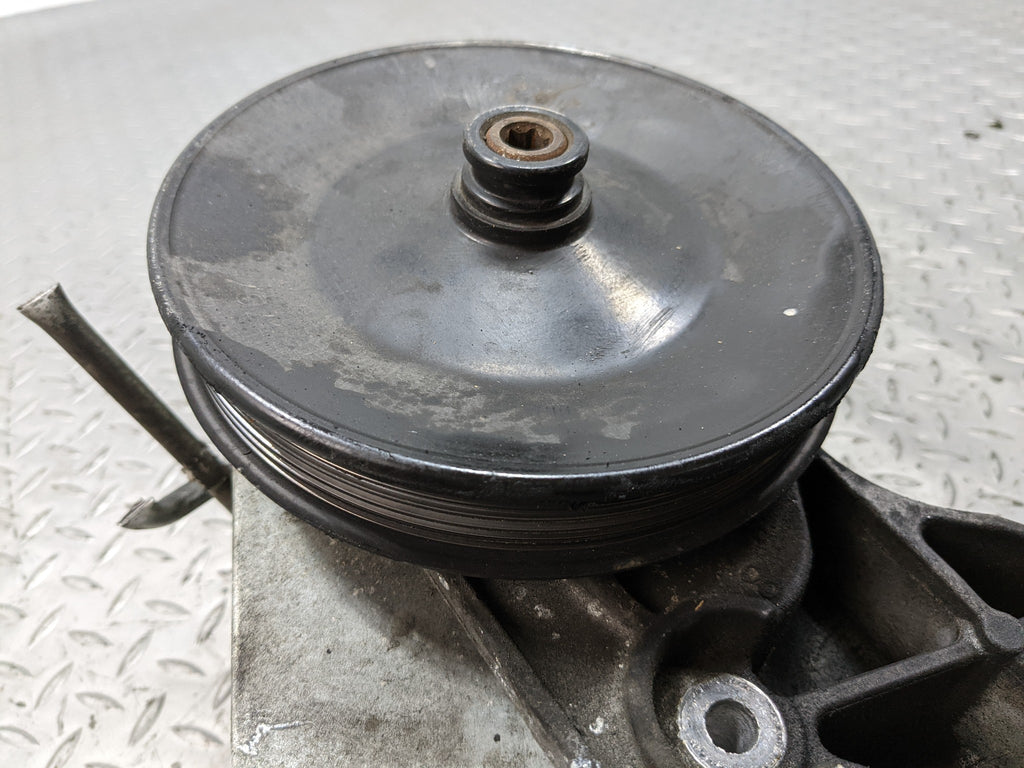 07 - 09 CHEVROLET TAHOE OEM PUMP MOTOR POWER STEERING WITH PULLEY ALLOY BRACKET