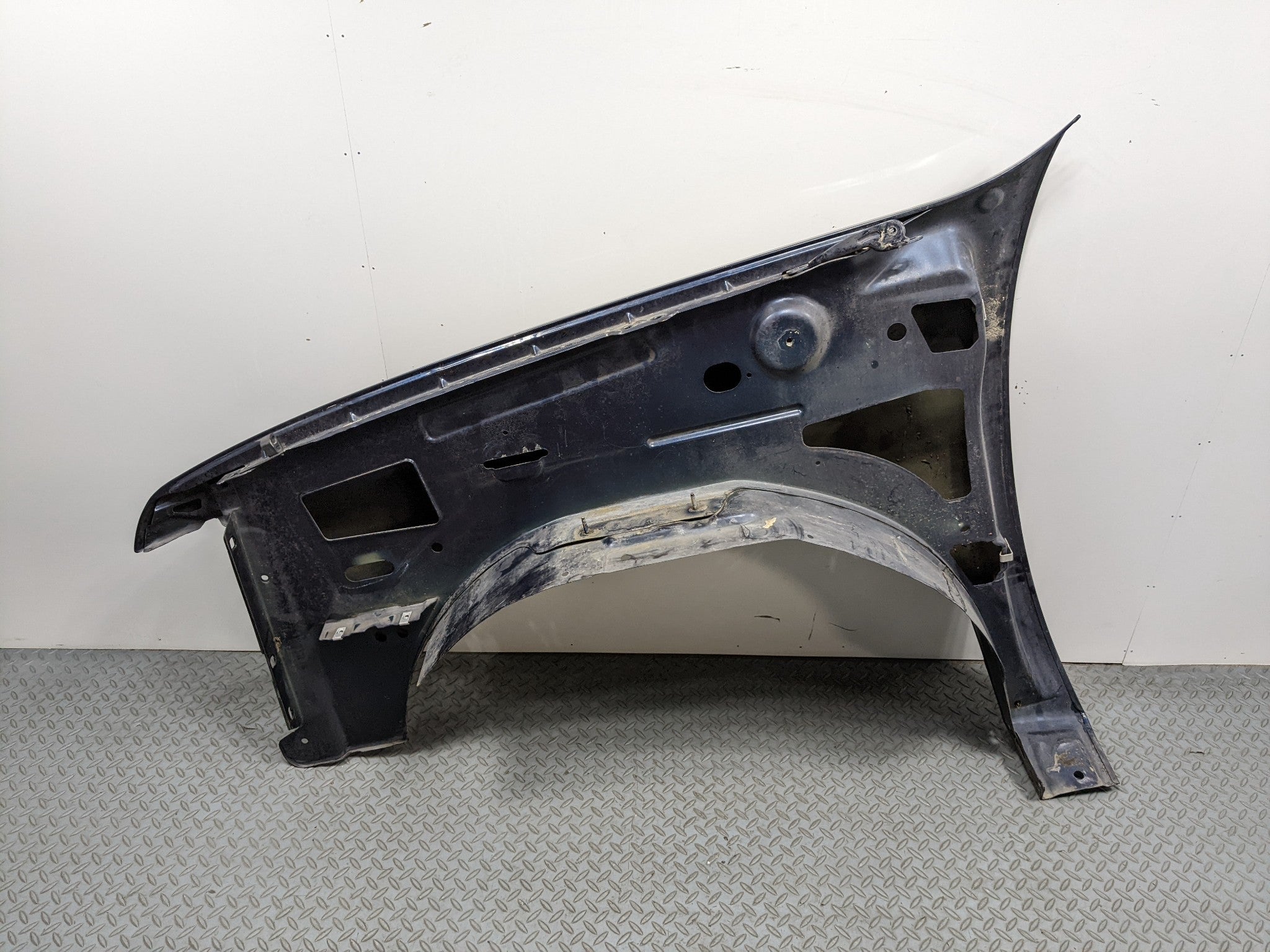 07 - 09 CHEVROLET TAHOE OEM FENDER COVER PANEL RIGHT SIDE BERMUDA BLUE METALLIC