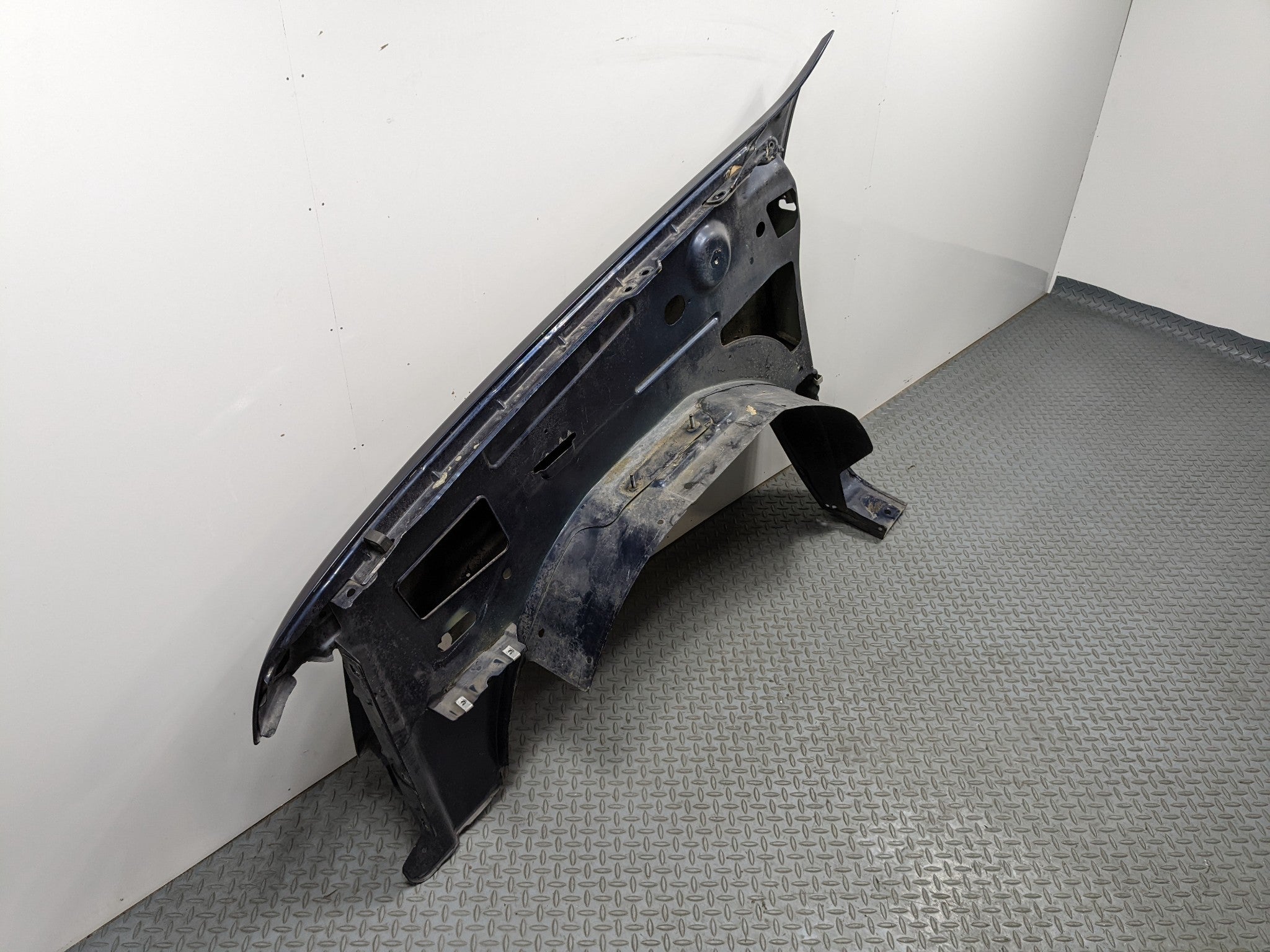 07 - 09 CHEVROLET TAHOE OEM FENDER COVER PANEL RIGHT SIDE BERMUDA BLUE METALLIC