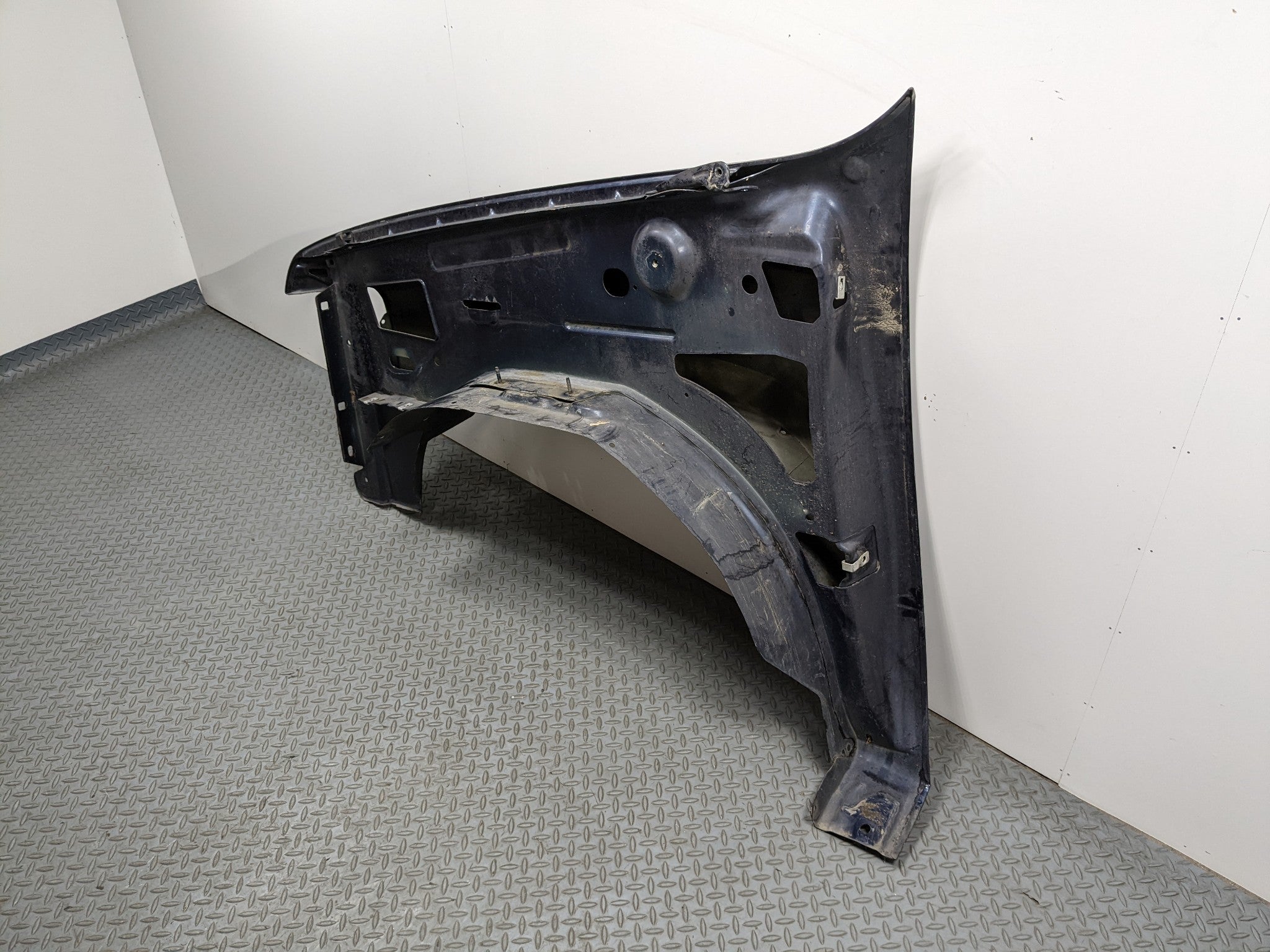 07 - 09 CHEVROLET TAHOE OEM FENDER COVER PANEL RIGHT SIDE BERMUDA BLUE METALLIC