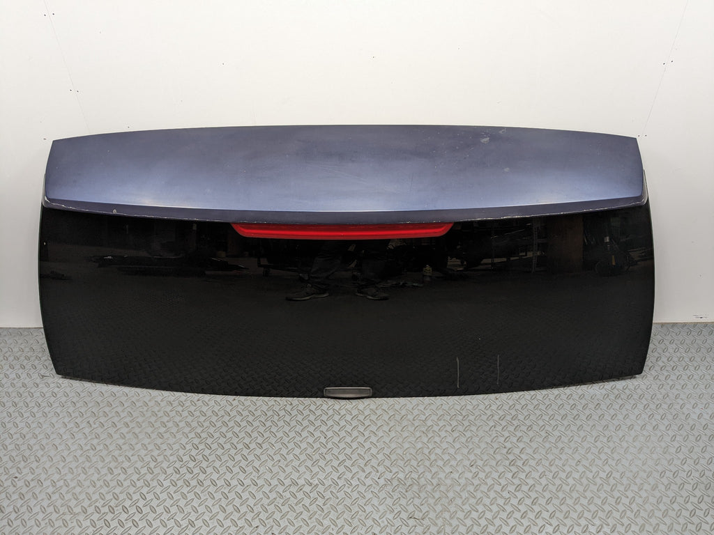 07 - 09 CHEVROLET TAHOE OEM REAR TAILGATE GLASS AND SPOILER WITH 3RD BRAKE LIGHT