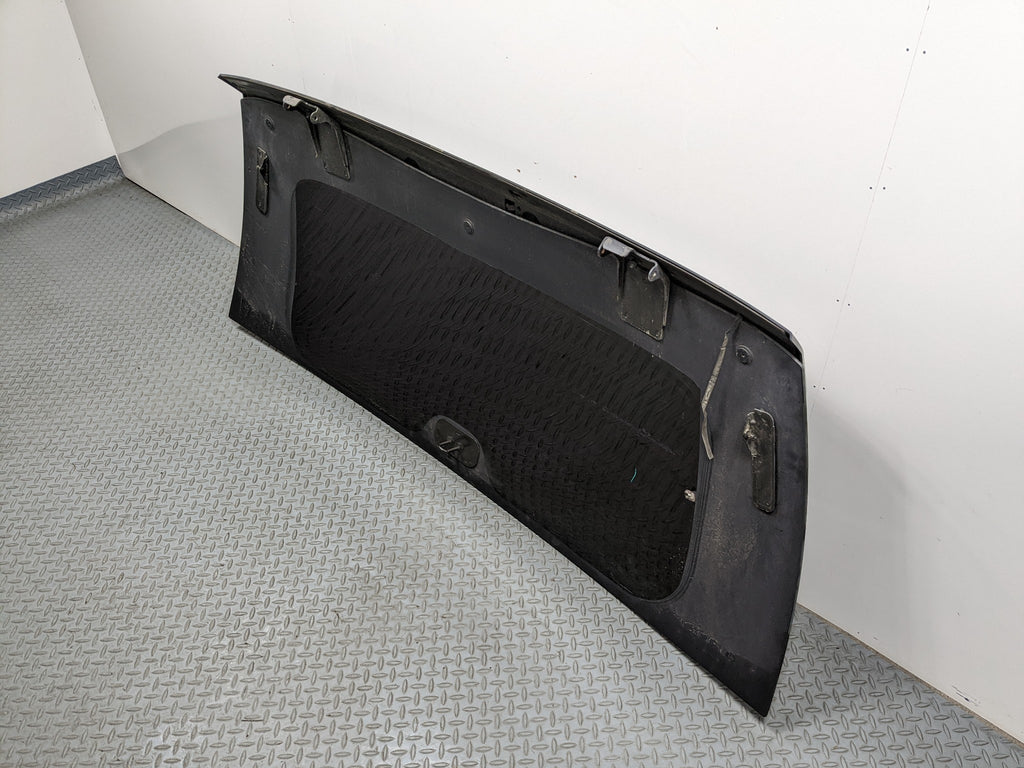 07 - 09 CHEVROLET TAHOE OEM REAR TAILGATE GLASS AND SPOILER WITH 3RD BRAKE LIGHT