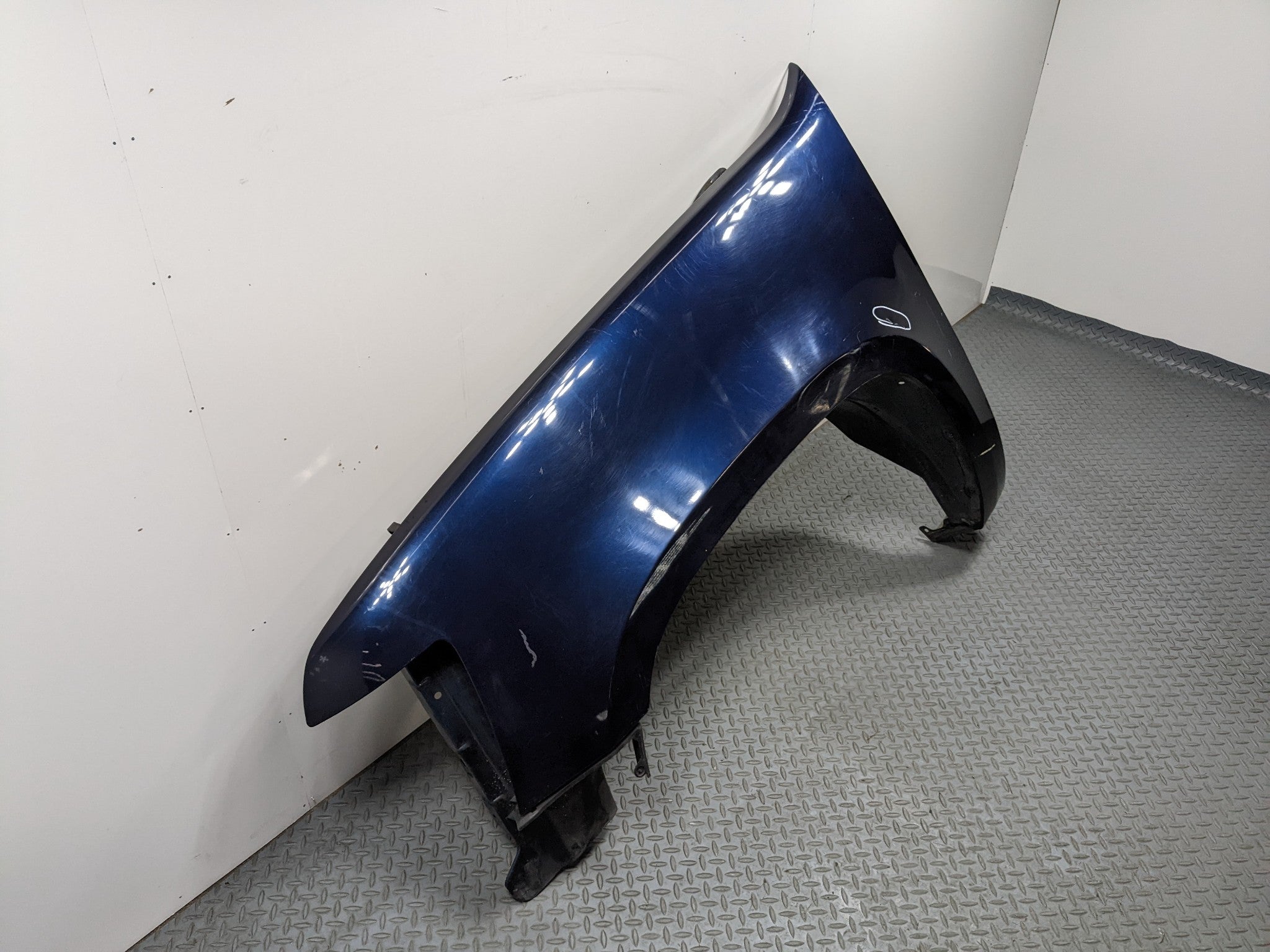 07 - 09 CHEVROLET TAHOE OEM FENDER COVER PANEL LEFT SIDE BERMUDA BLUE METALLIC