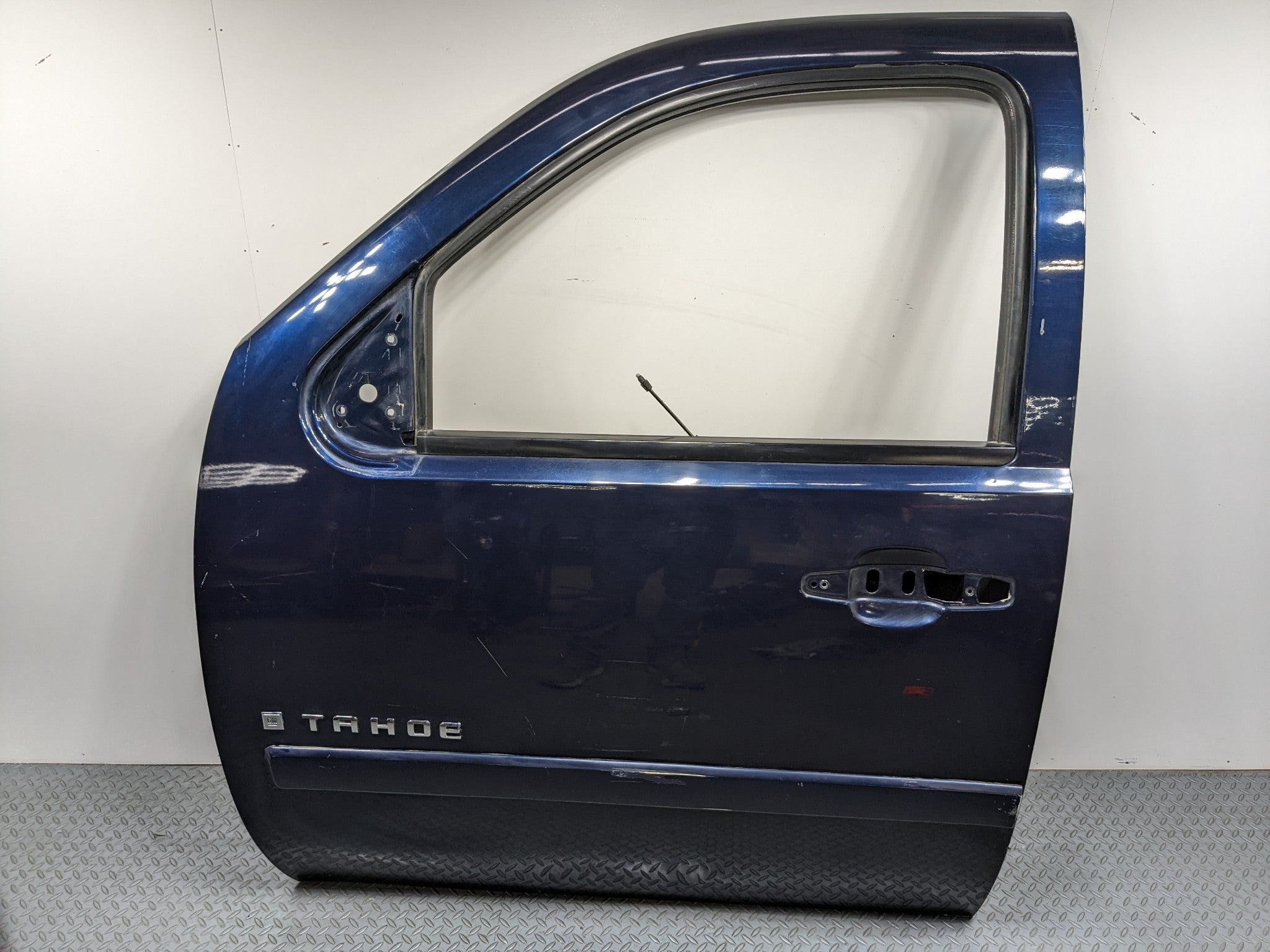 07 - 09 CHEVROLET TAHOE OEM DOOR SHELL PANEL FRONT LEFT BERMUDA BLUE METALLIC