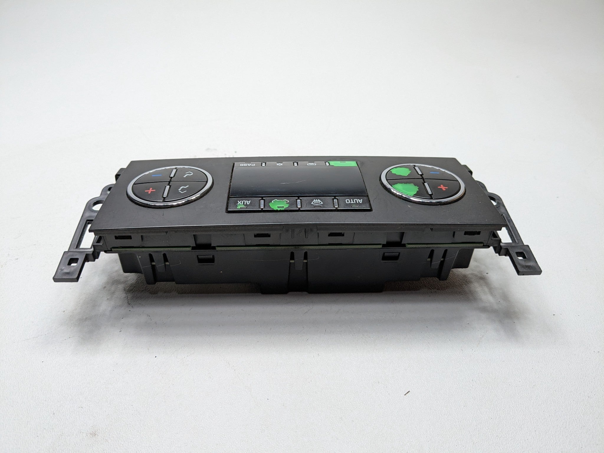 07 - 09 CHEVROLET TAHOE OEM DASH HEATER AC CLIMATE CONTROL SWITCH PANEL FRONT
