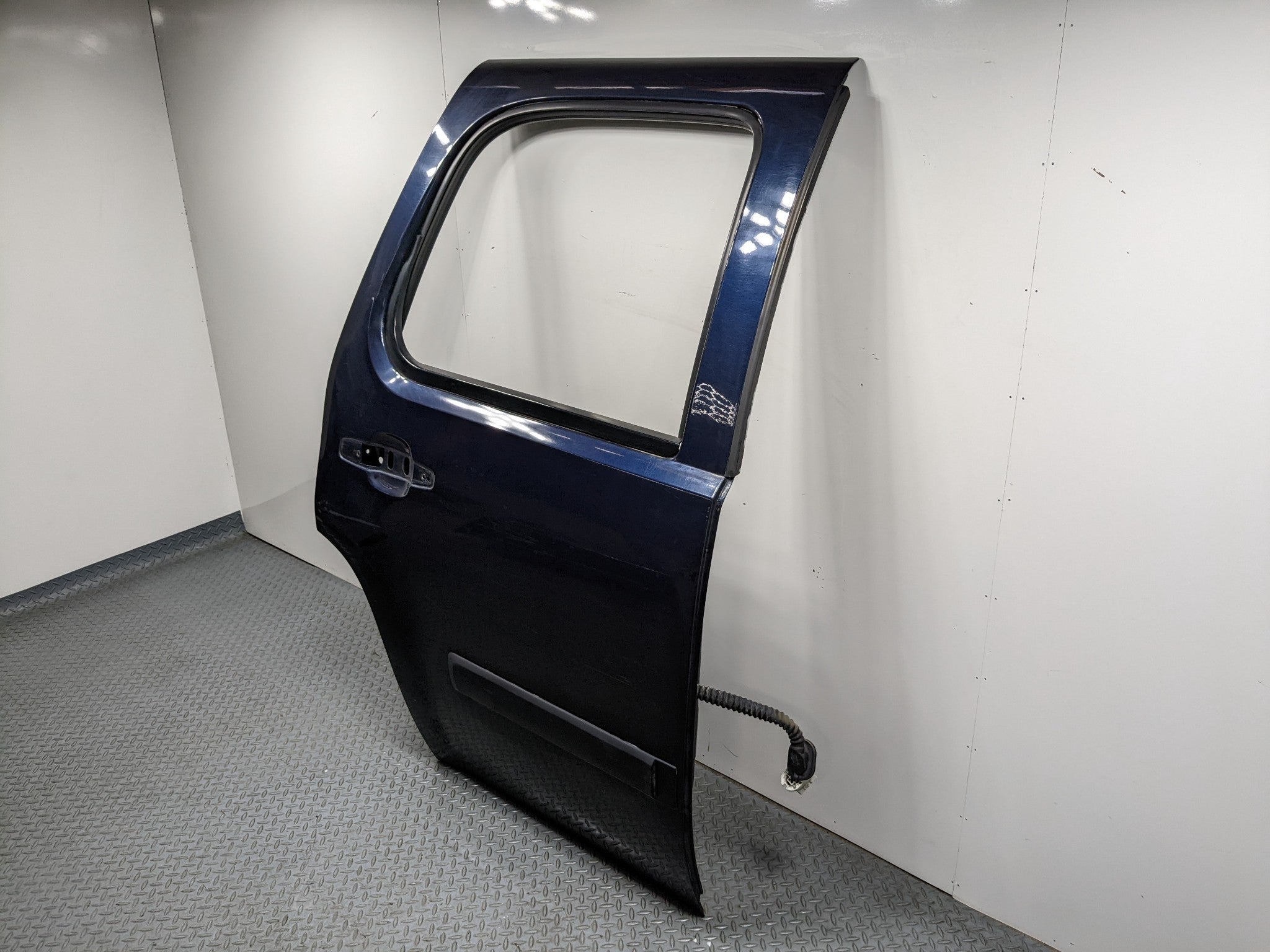07 - 09 CHEVROLET TAHOE OEM DOOR SHELL PANEL REAR RIGHT BERMUDA BLUE METALLIC