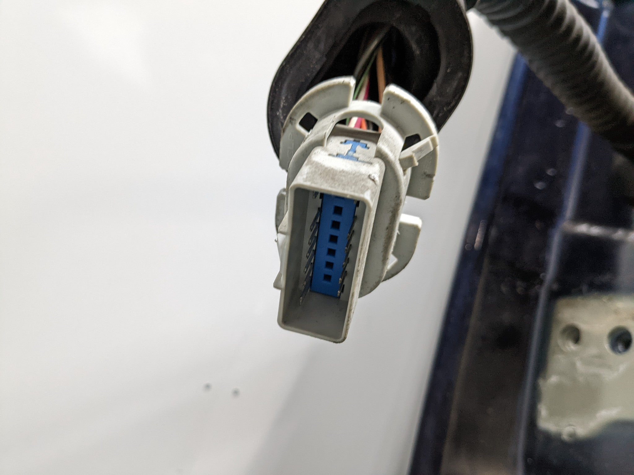 07 - 09 CHEVROLET TAHOE OEM DOOR SHELL PANEL REAR RIGHT BERMUDA BLUE METALLIC