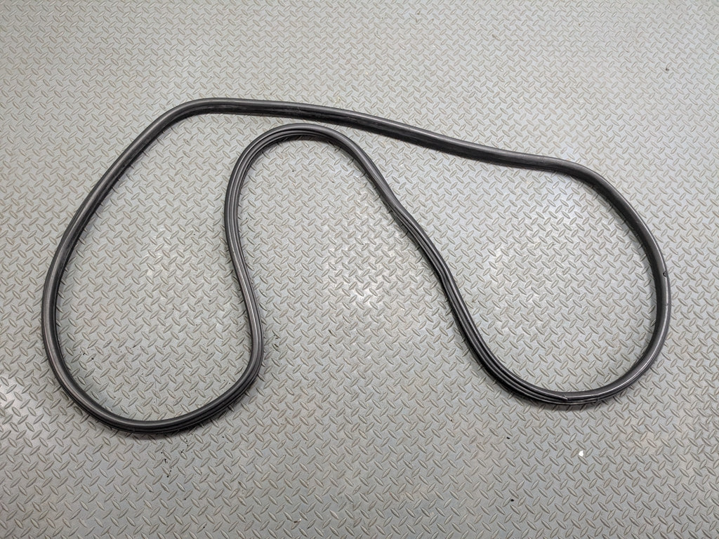 07 - 09 CHEVROLET TAHOE OEM TRUNK TAILGATE SEAL REAR WEATHER STRIPPING RUBBER