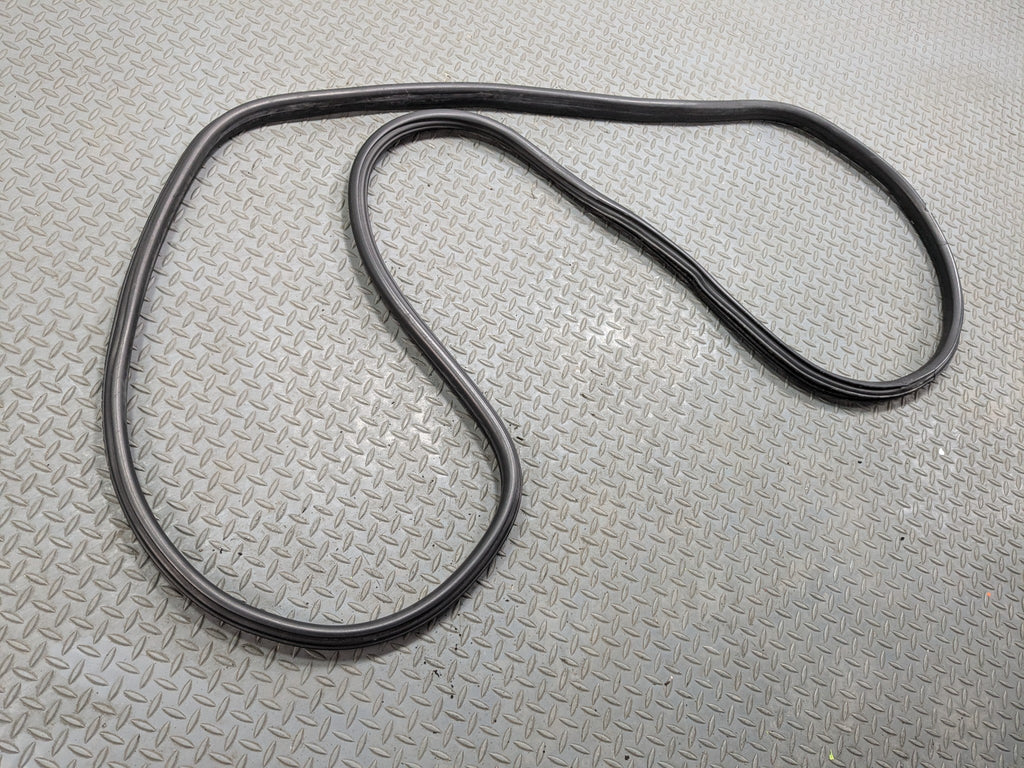 07 - 09 CHEVROLET TAHOE OEM TRUNK TAILGATE SEAL REAR WEATHER STRIPPING RUBBER