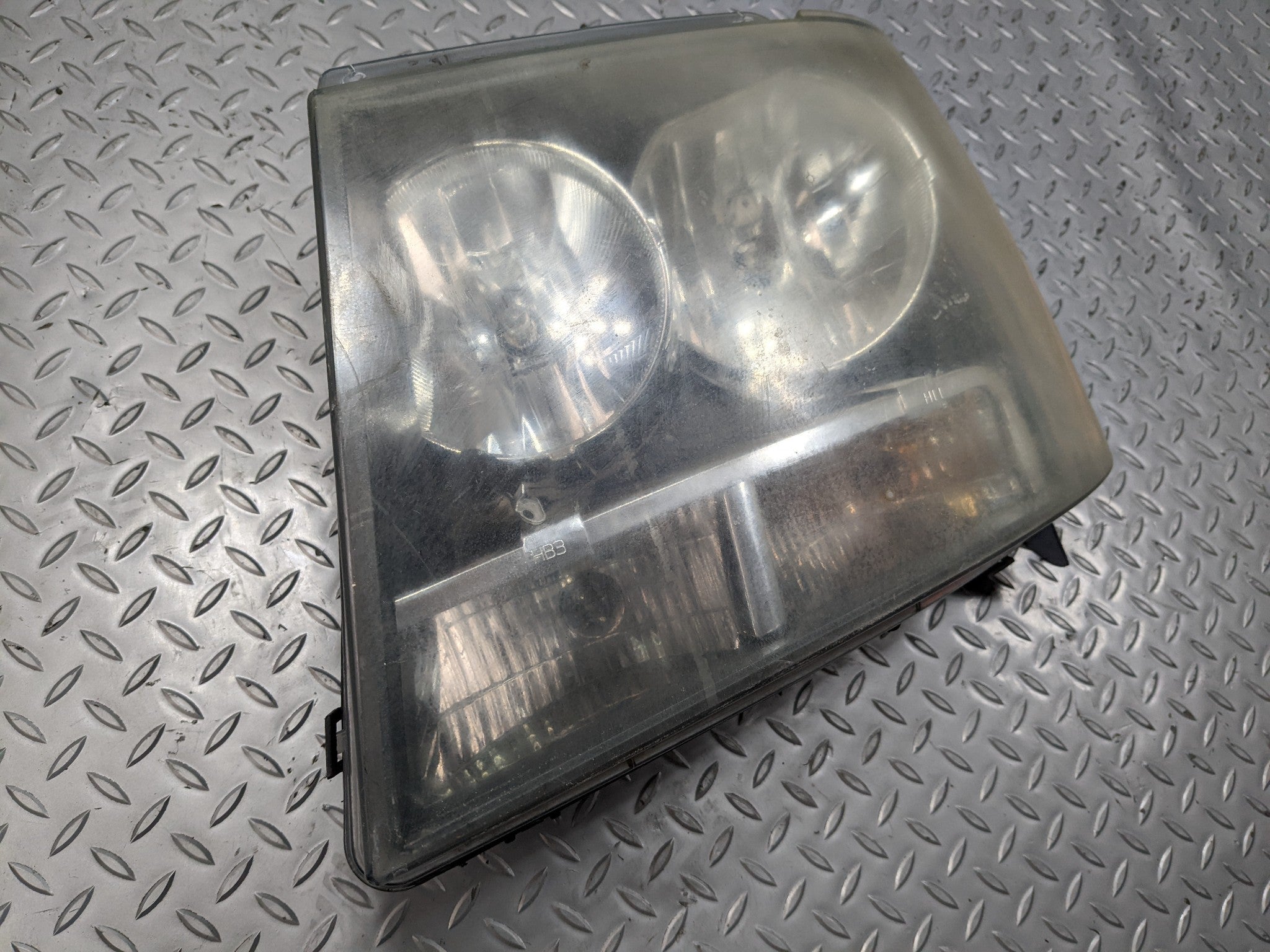 07 - 09 CHEVROLET TAHOE OEM HALOGEN HEADLIGHT ASSEMBLY FRONT LEFT DRIVER SIDE