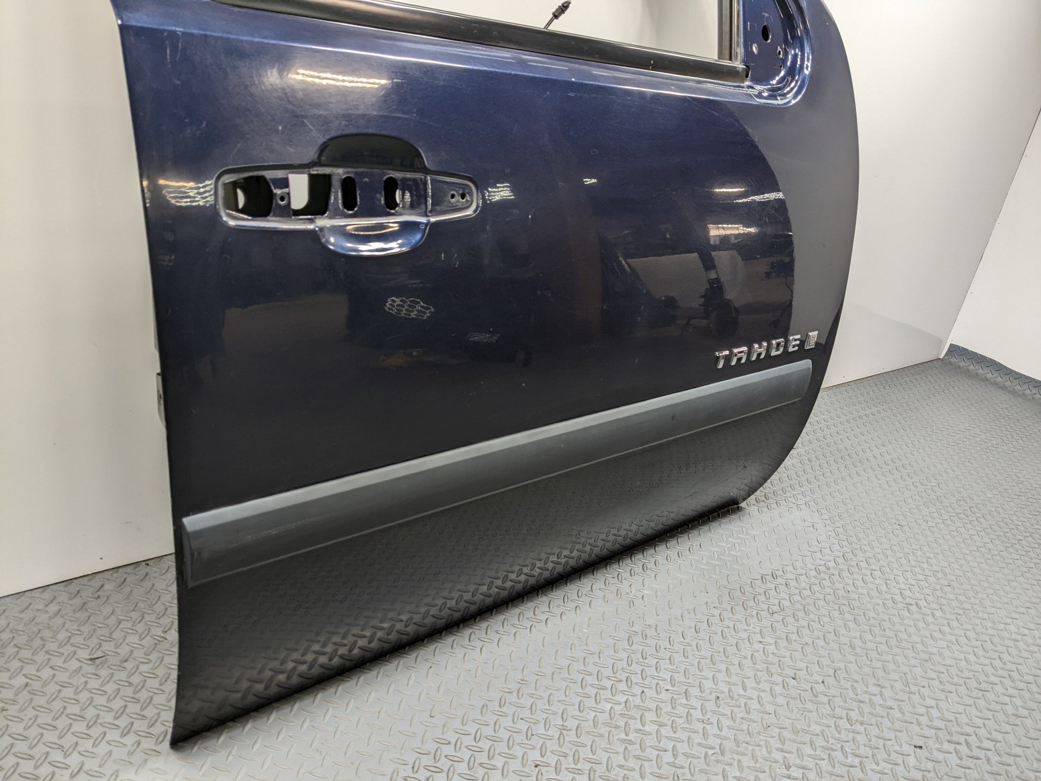 07 - 09 CHEVROLET TAHOE OEM DOOR SHELL PANEL FRONT RIGHT BERMUDA BLUE METALLIC