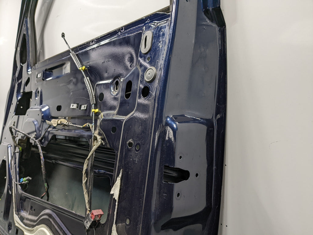 07 - 09 CHEVROLET TAHOE OEM DOOR SHELL PANEL FRONT RIGHT BERMUDA BLUE METALLIC