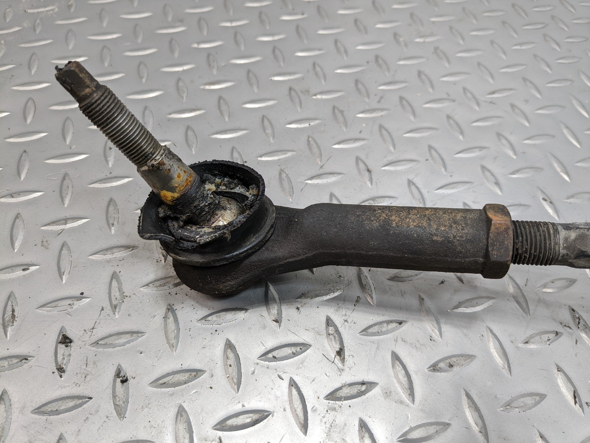 2008 - 2012 FORD ESCAPE OEM 2.3L POWER STEERING GEAR RACK AND PINION ASSEMBLY