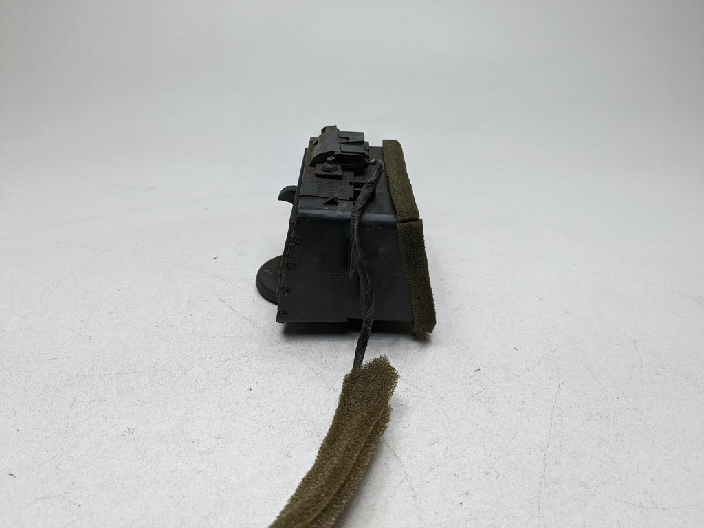 2008 - 2012 FORD ESCAPE OEM AIR CONDITIONING HEATER VENT DASHBOARD CENTER