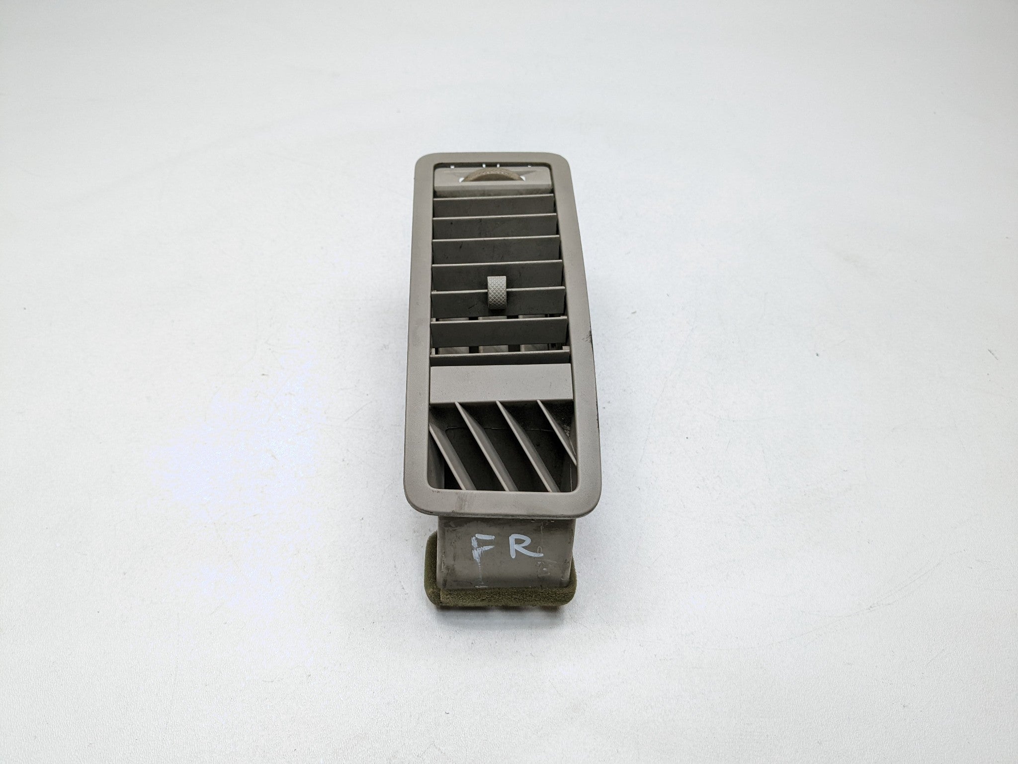 08 - 12 FORD ESCAPE OEM DASH AIR CONDITIONING HEATER VENT GRILL PASSENGER SIDE