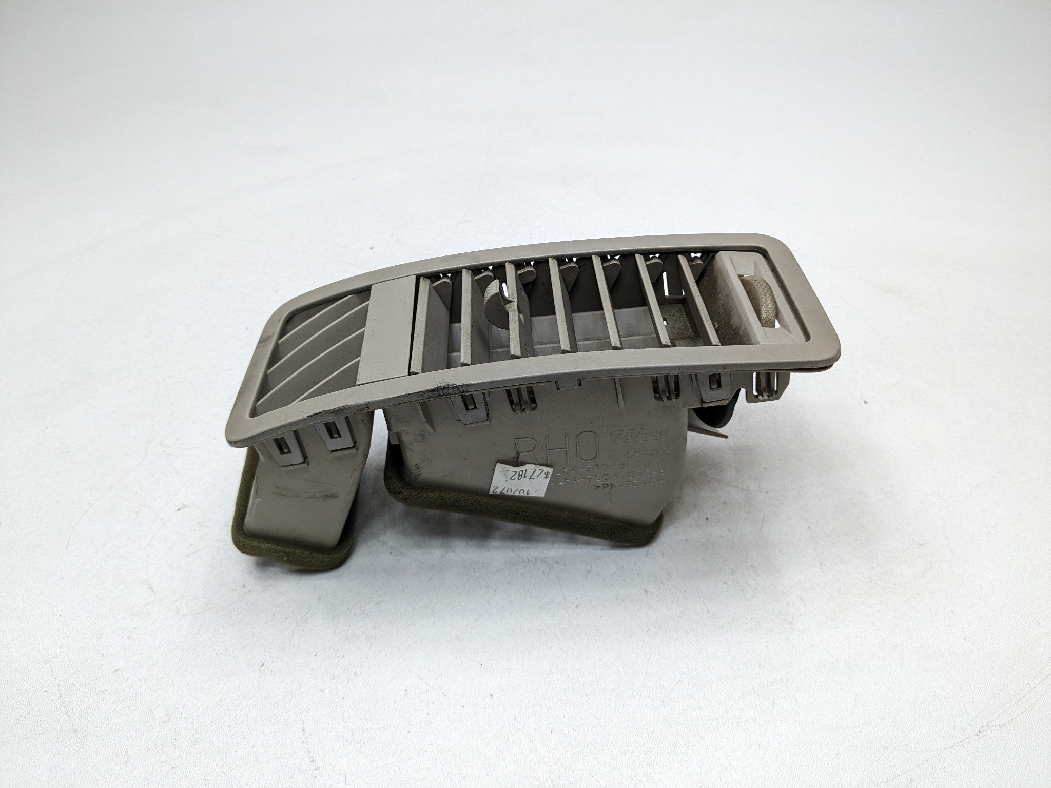 08 - 12 FORD ESCAPE OEM DASH AIR CONDITIONING HEATER VENT GRILL PASSENGER SIDE