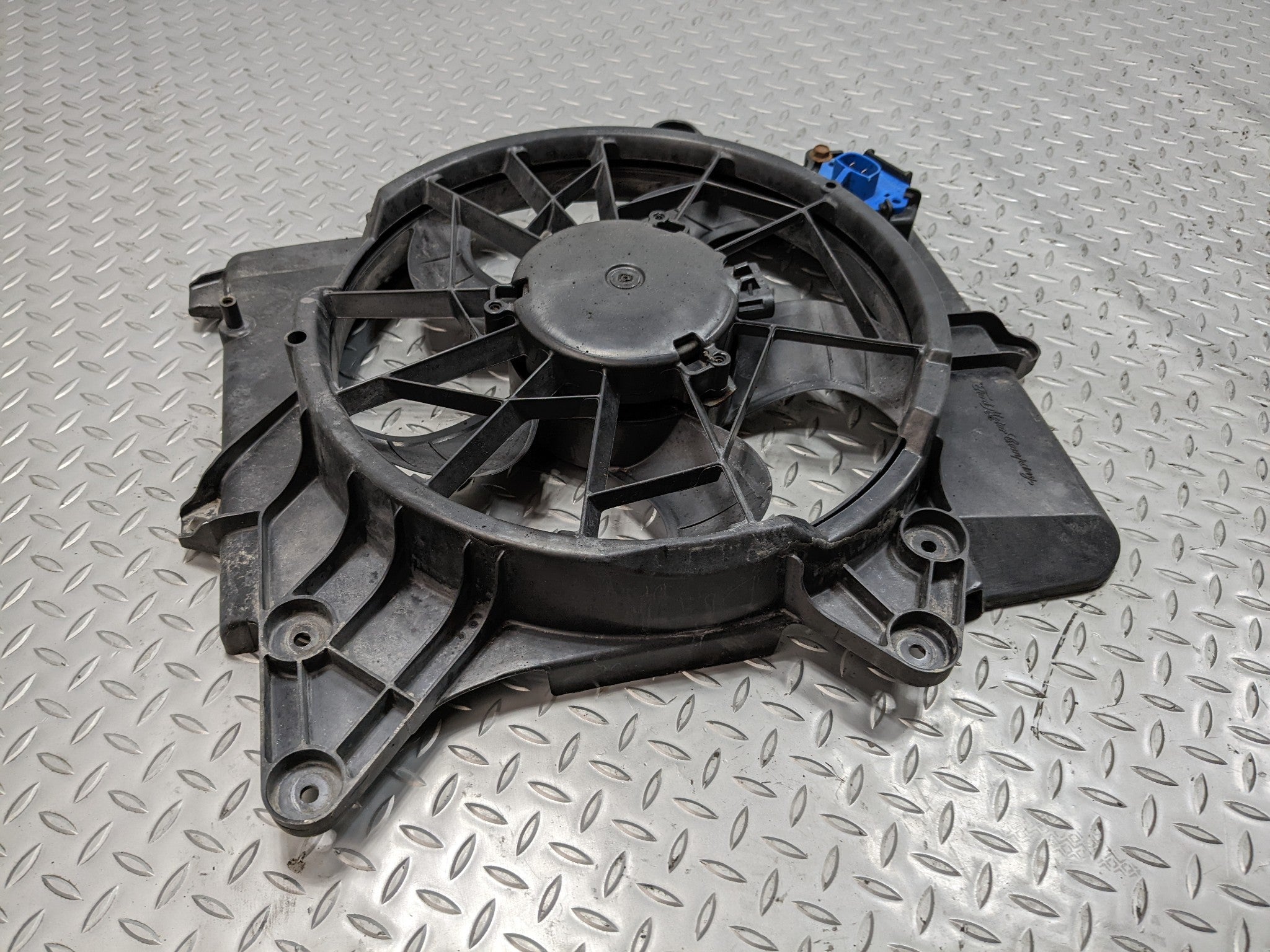 2008 - 2012 FORD ESCAPE OEM ELECTRIC COOLING MOTOR FAN WITH SHROUD RIGHT SIDE