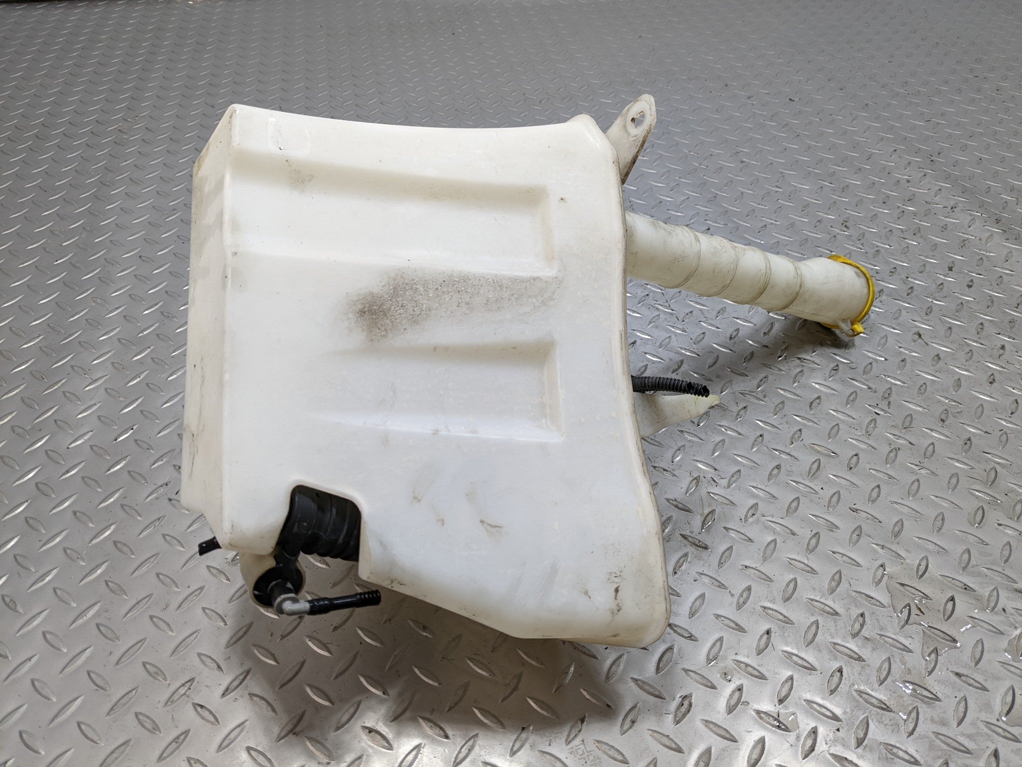 2008 - 2012 FORD ESCAPE OEM WINDSHIELD WASHER BOTTLE RESERVOIR TANK