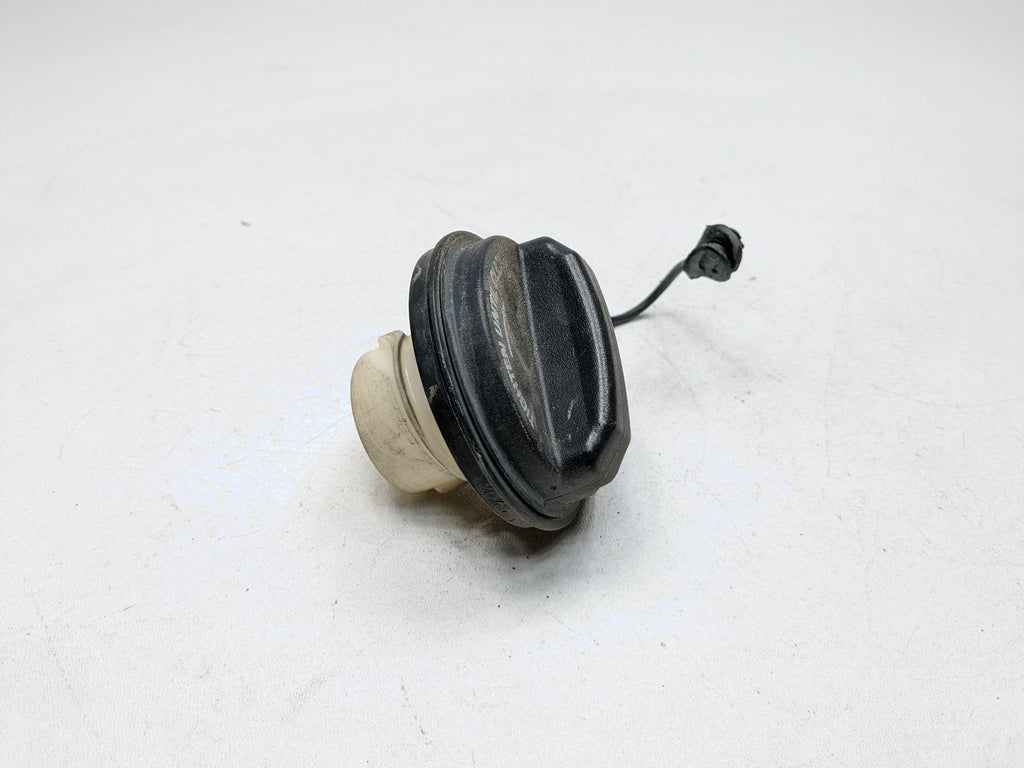 2008 - 2012 FORD ESCAPE OEM GAS FILLER CAP BLACK REAR FUEL TANK