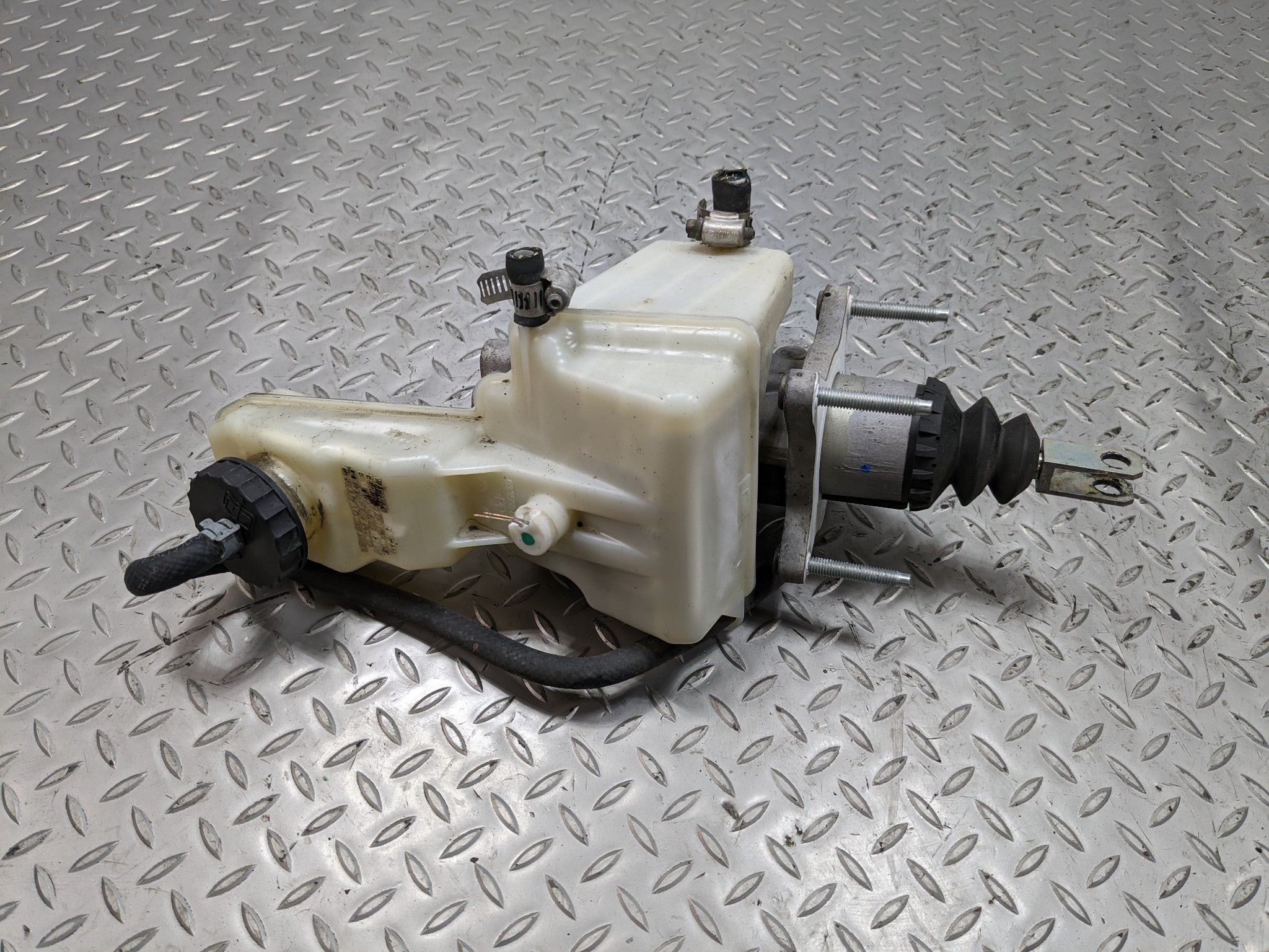 2008 - 2012 FORD ESCAPE OEM HYBRID BRAKE MASTER CYLINDER BOOSTER WITH RESERVOIR