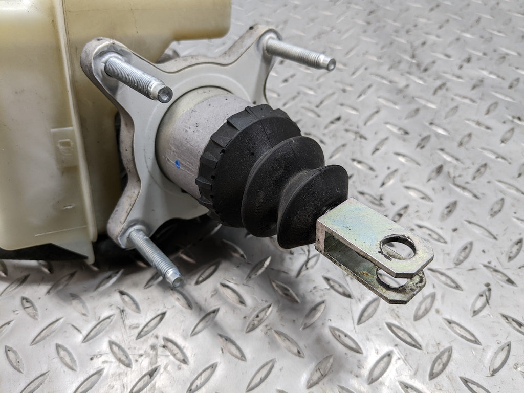 2008 - 2012 FORD ESCAPE OEM HYBRID BRAKE MASTER CYLINDER BOOSTER WITH RESERVOIR