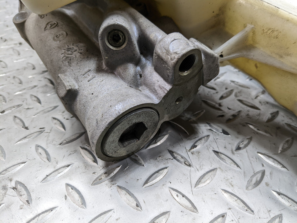 2008 - 2012 FORD ESCAPE OEM HYBRID BRAKE MASTER CYLINDER BOOSTER WITH RESERVOIR